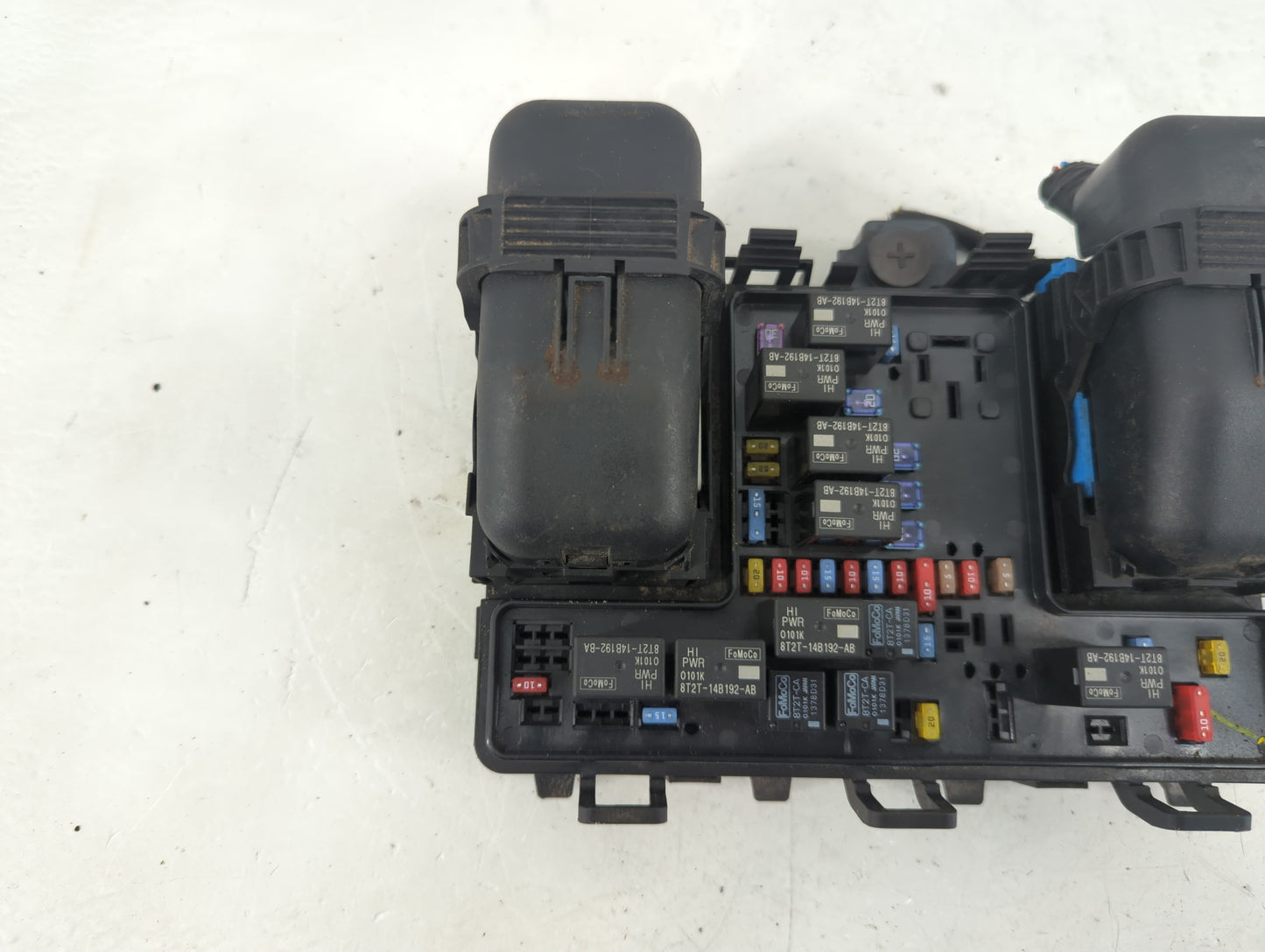 2019-2020 Ford Edge Fusebox Fuse Box Panel Relay Module P/N:G2GT-14A075AA Fits Fits 2019 2020 OEM Used Auto Parts - Oemuseda