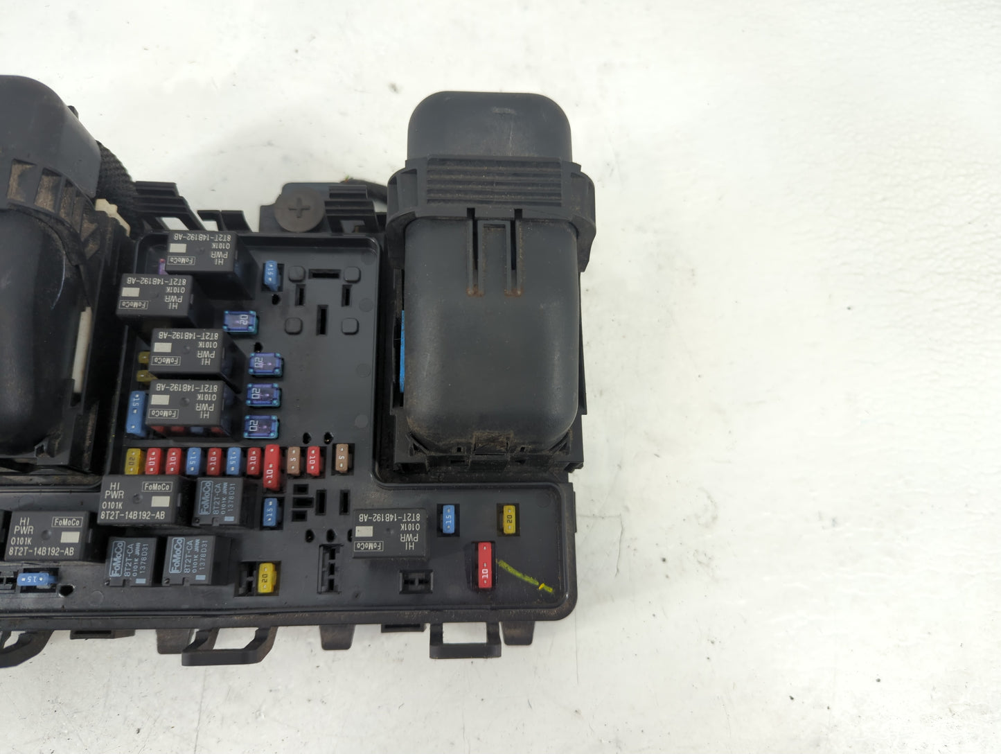 2019-2020 Ford Edge Fusebox Fuse Box Panel Relay Module P/N:G2GT-14A075AA Fits Fits 2019 2020 OEM Used Auto Parts - Oemuseda