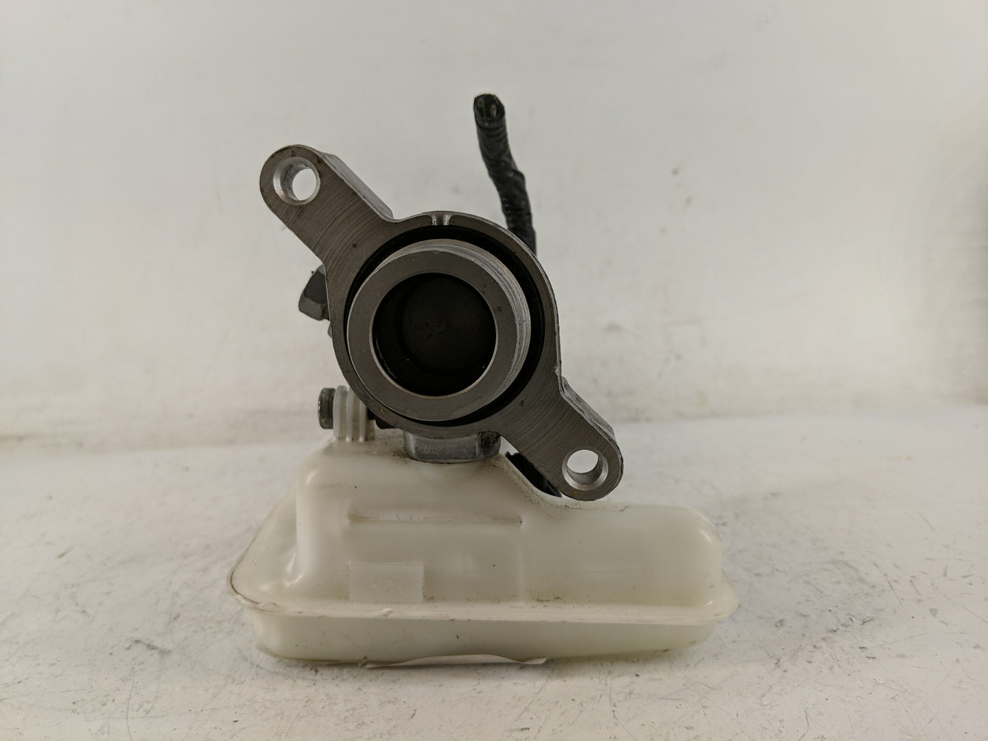 2015-2020 Ford Edge Brake Master Cylinder 1219247 - Oemusedautoparts1.com