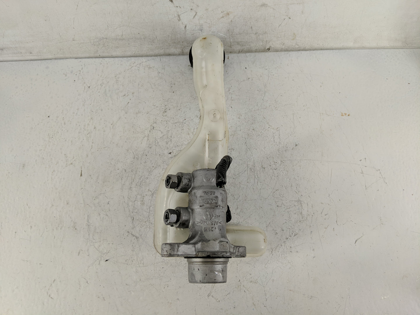 2015-2020 Ford Edge Brake Master Cylinder 1219247 - Oemusedautoparts1.com