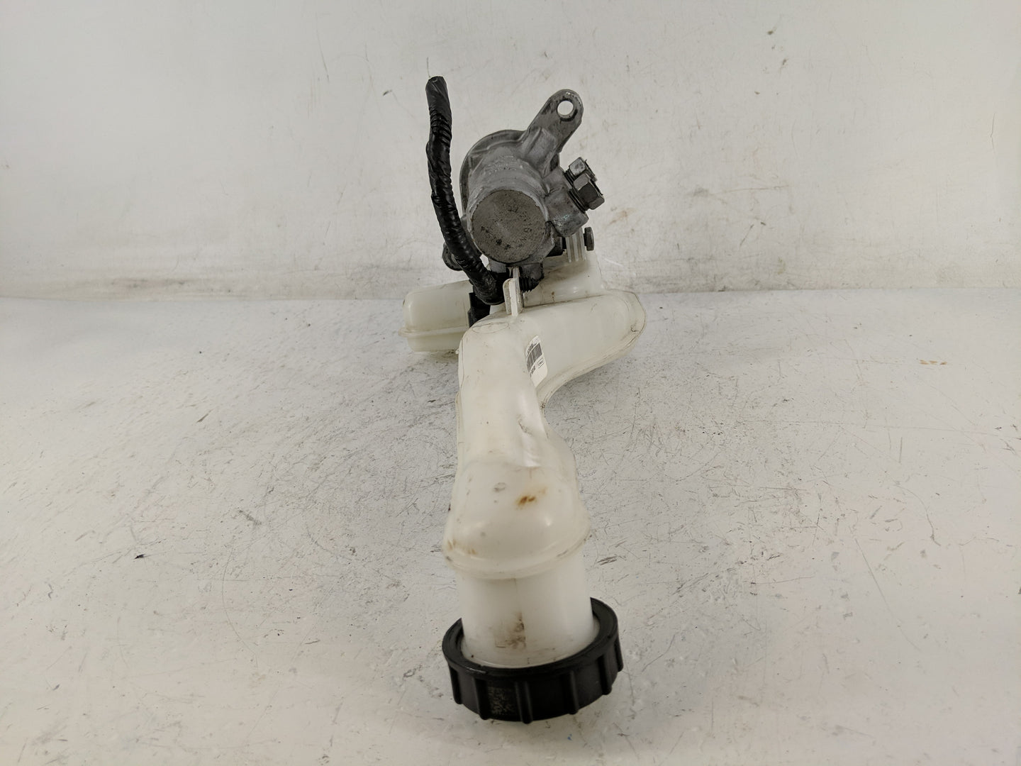 2015-2020 Ford Edge Brake Master Cylinder 1219247 - Oemusedautoparts1.com