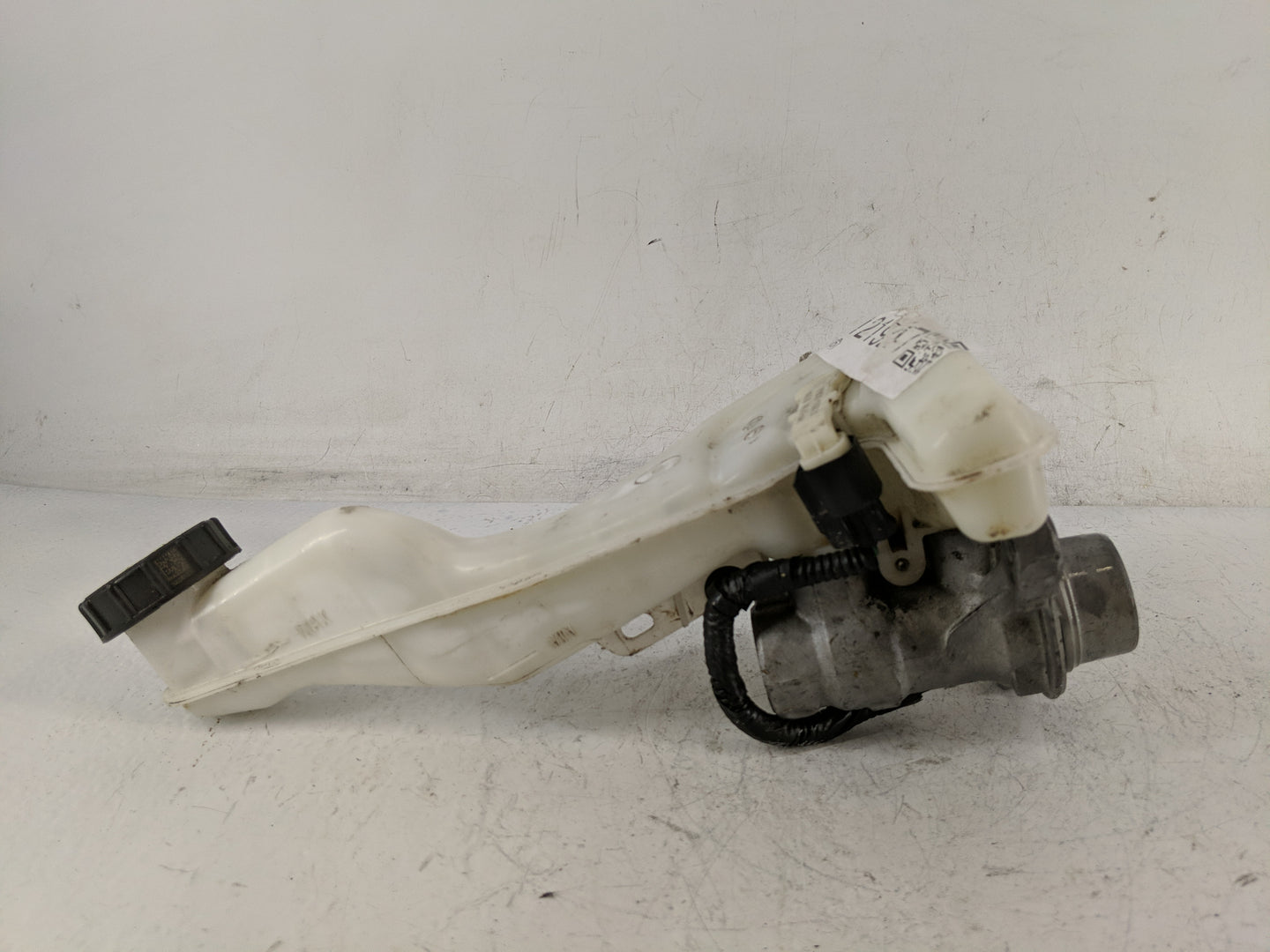 2015-2020 Ford Edge Brake Master Cylinder 1219247 - Oemusedautoparts1.com