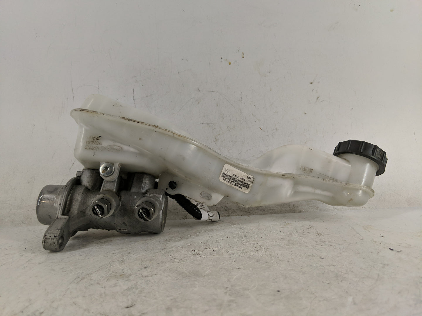2015-2020 Ford Edge Brake Master Cylinder - Oemusedautoparts1.com