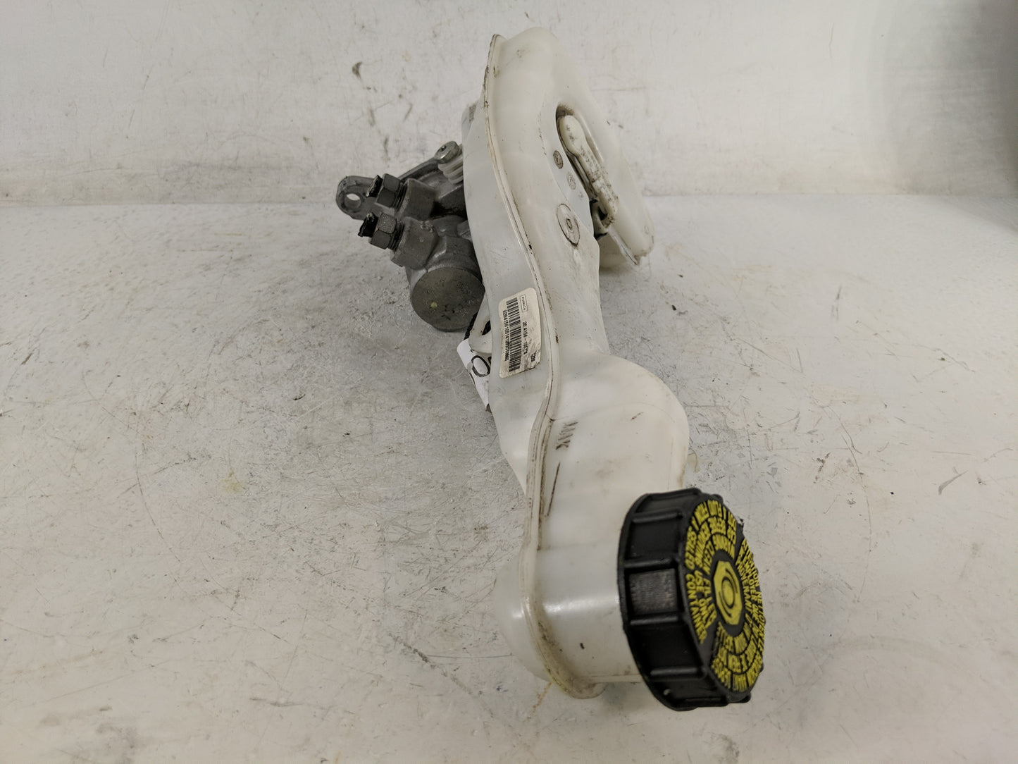 2015-2020 Ford Edge Brake Master Cylinder - Oemusedautoparts1.com