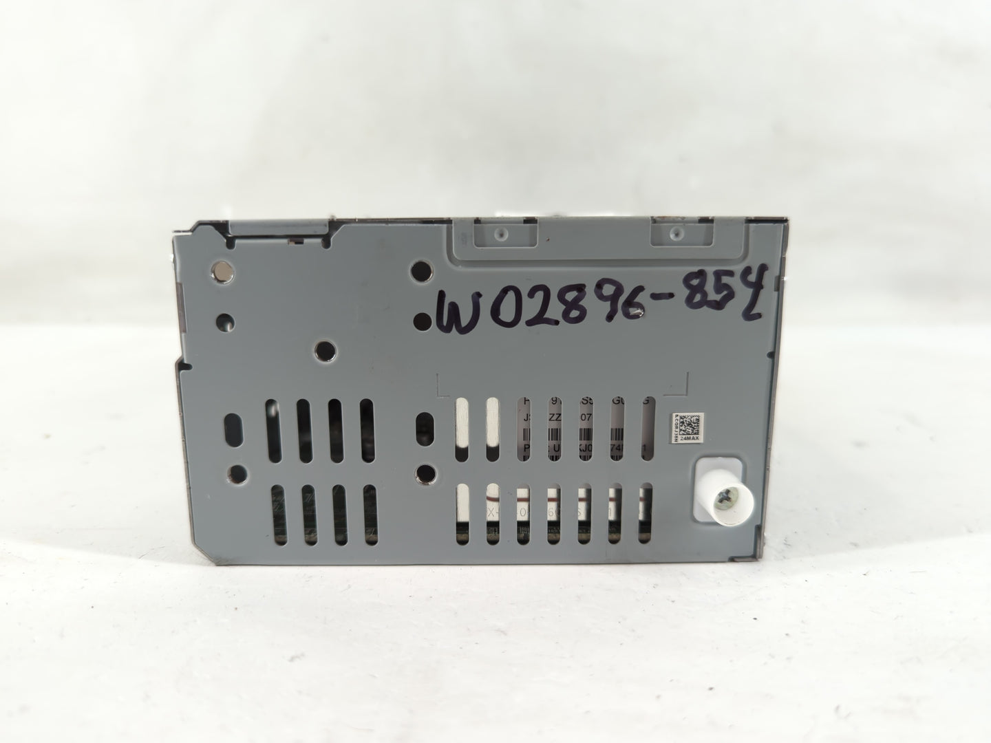 2019 Ford Edge Radio AM FM Cd Player Receiver Replacement Fits OEM Used Auto Parts - Oemusedautoparts1.com