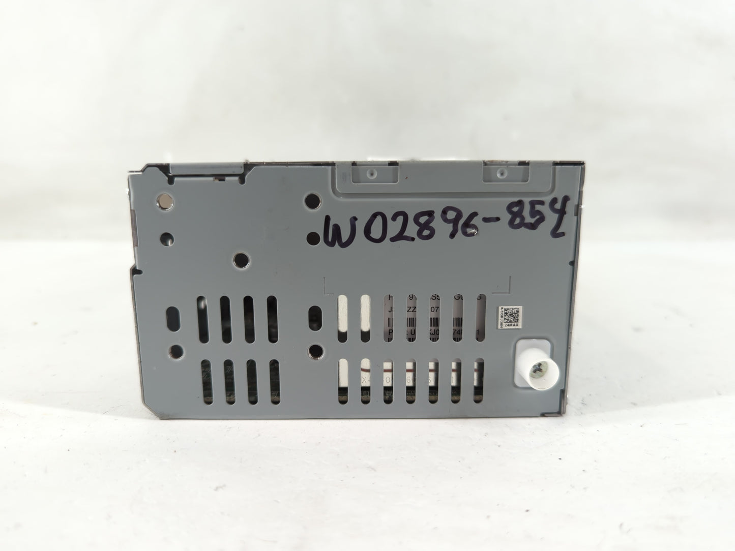 2019 Ford Edge Radio AM FM Cd Player Receiver Replacement Fits OEM Used Auto Parts - Oemusedautoparts1.com
