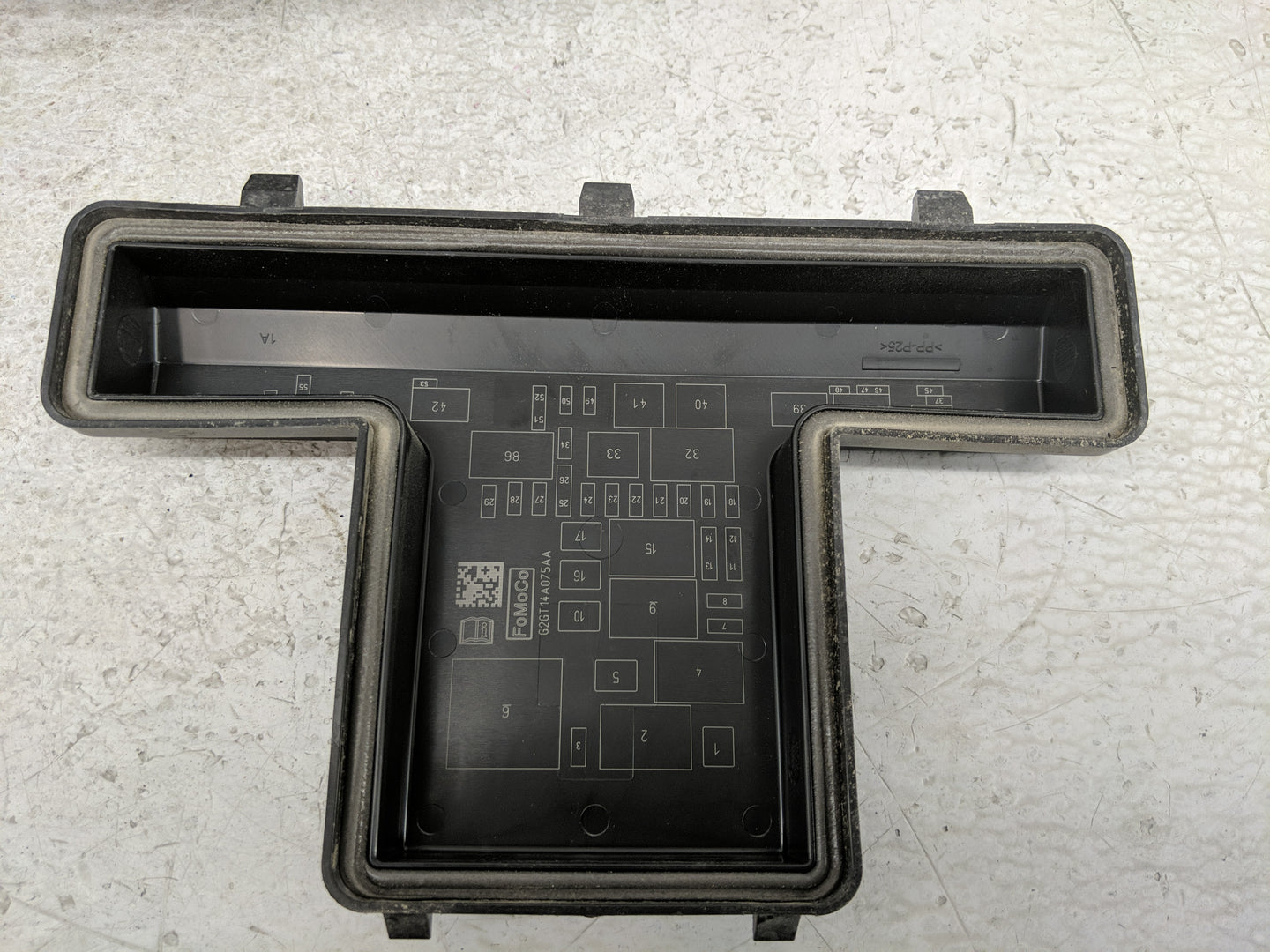 2019-2020 Ford Edge Fusebox Fuse Box Panel Relay Module P/N:K2GT14D068AA G2GT-14A075AA Fits Fits 2019 2020 OEM Used Auto Par