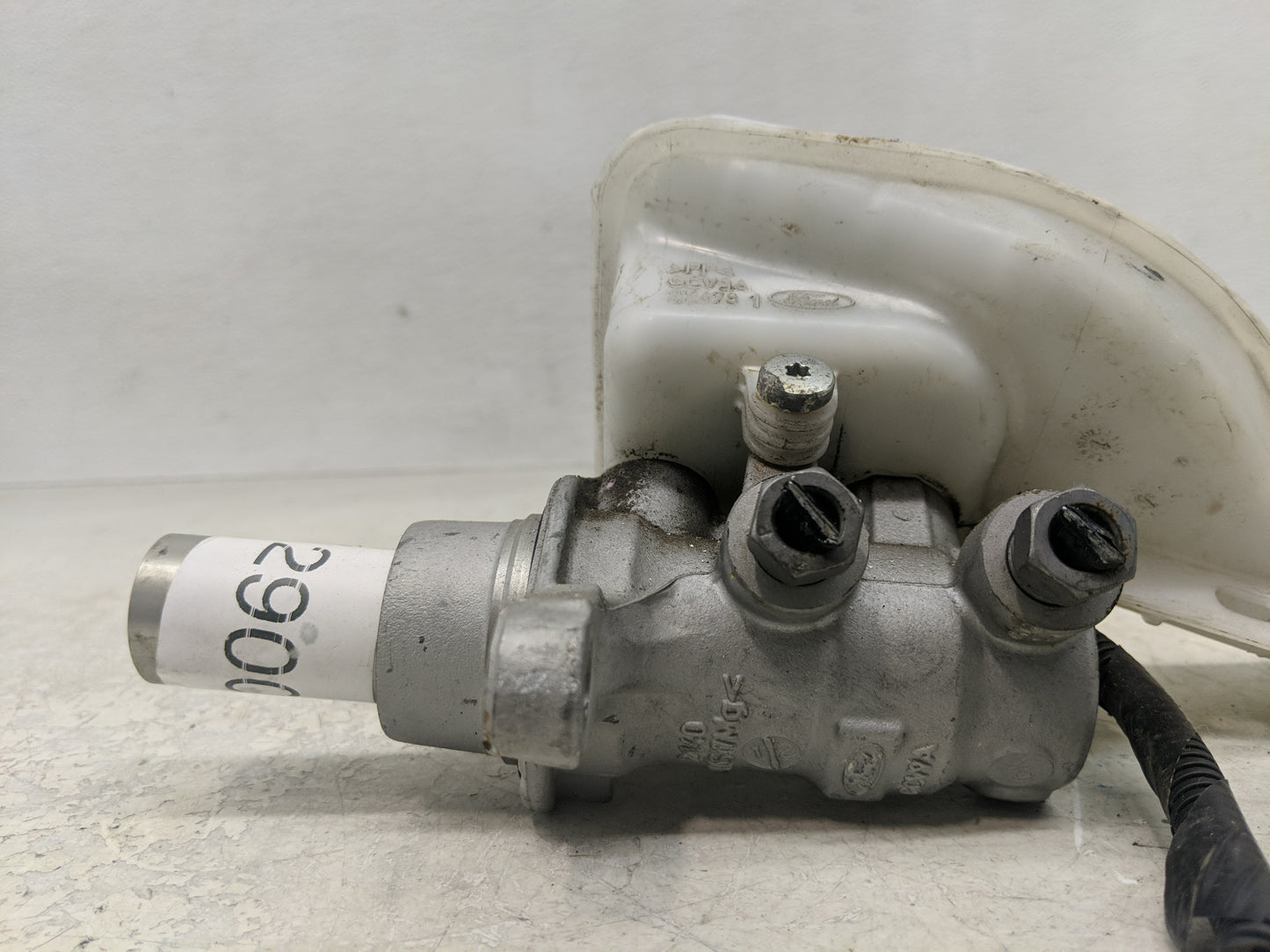 2015-2020 Ford Edge Brake Master Cylinder 1290040 - Oemusedautoparts1.com