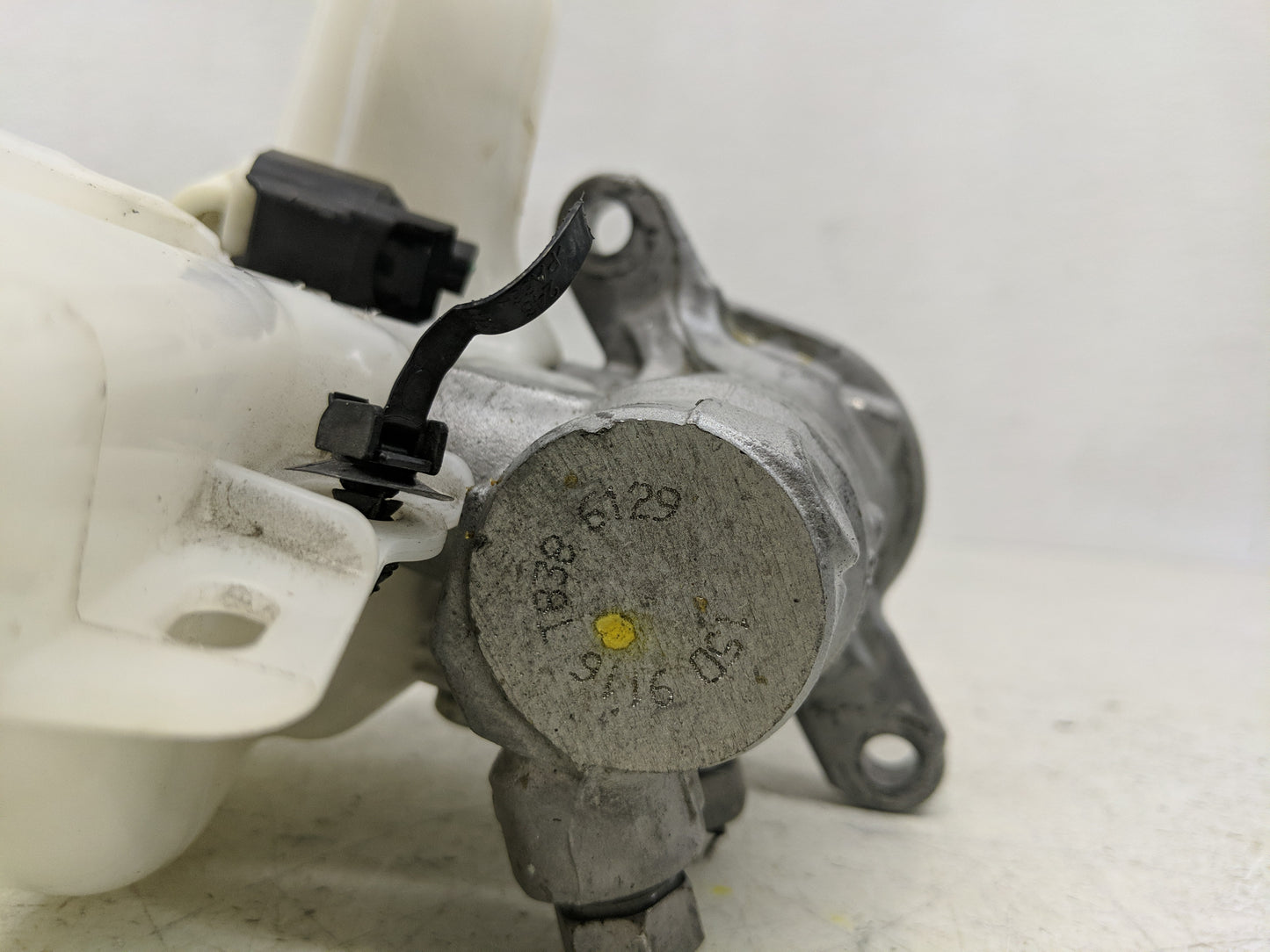 2015-2020 Ford Edge Brake Master Cylinder - Oemusedautoparts1.com