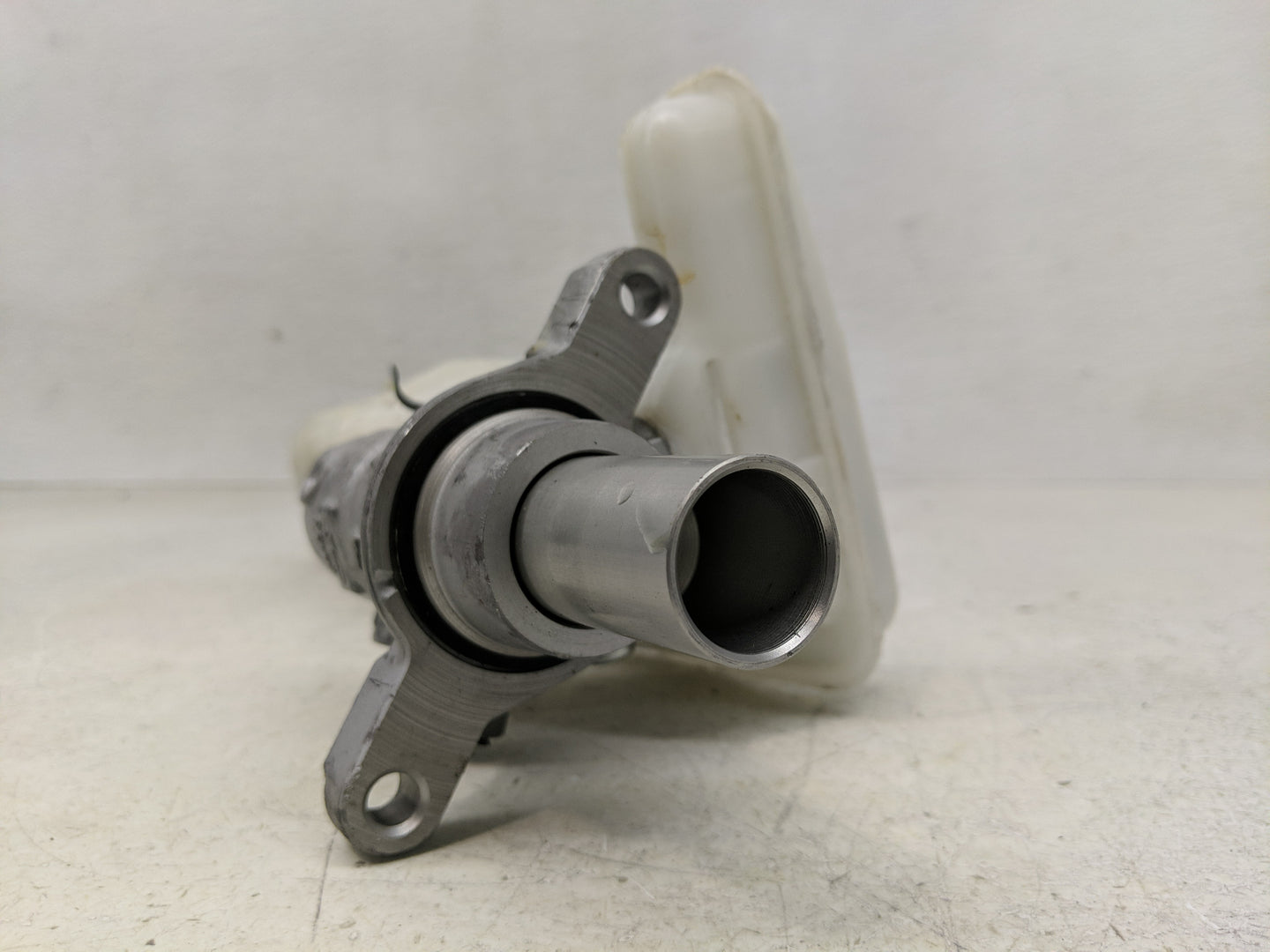 2015-2020 Ford Edge Brake Master Cylinder - Oemusedautoparts1.com