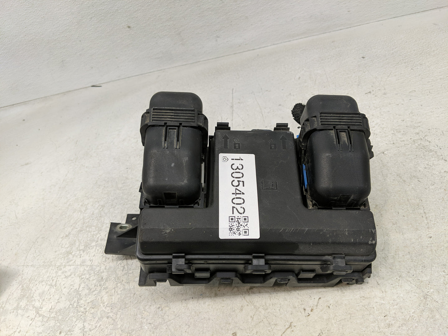 2019-2020 Ford Edge Fusebox Fuse Box Panel Relay Module Fits Fits 2019 2020 OEM Used Auto Parts - Oemusedautoparts1.com