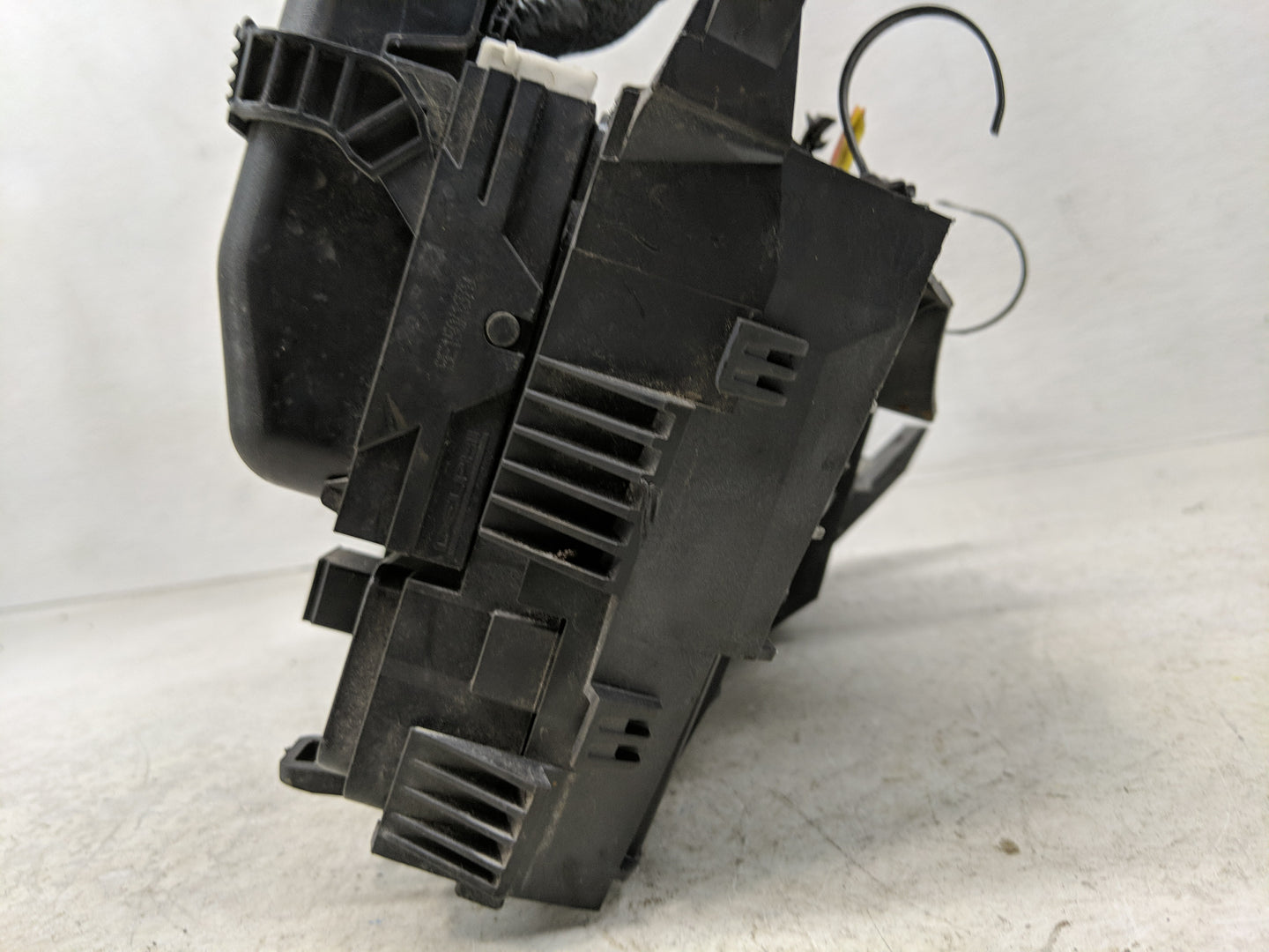 2019-2020 Ford Edge Fusebox Fuse Box Panel Relay Module Fits Fits 2019 2020 OEM Used Auto Parts - Oemusedautoparts1.com