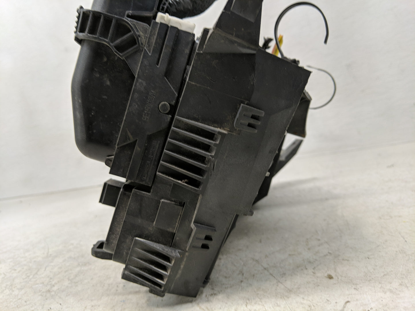 2019-2020 Ford Edge Fusebox Fuse Box Panel Relay Module Fits Fits 2019 2020 OEM Used Auto Parts - Oemusedautoparts1.com