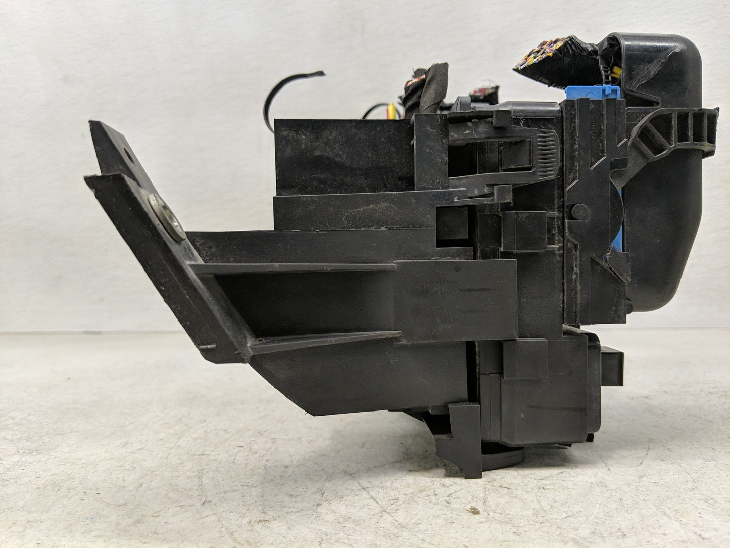 2019-2020 Ford Edge Fusebox Fuse Box Panel Relay Module Fits Fits 2019 2020 OEM Used Auto Parts - Oemusedautoparts1.com