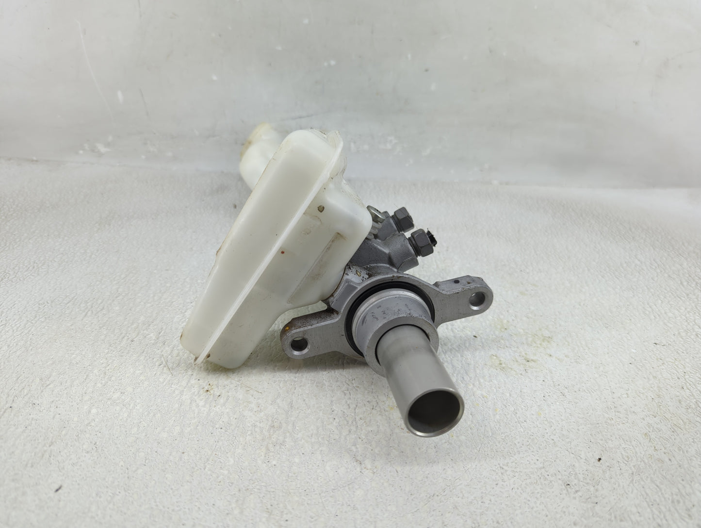 2015-2020 Ford Edge Brake Master Cylinder - Oemusedautoparts1.com