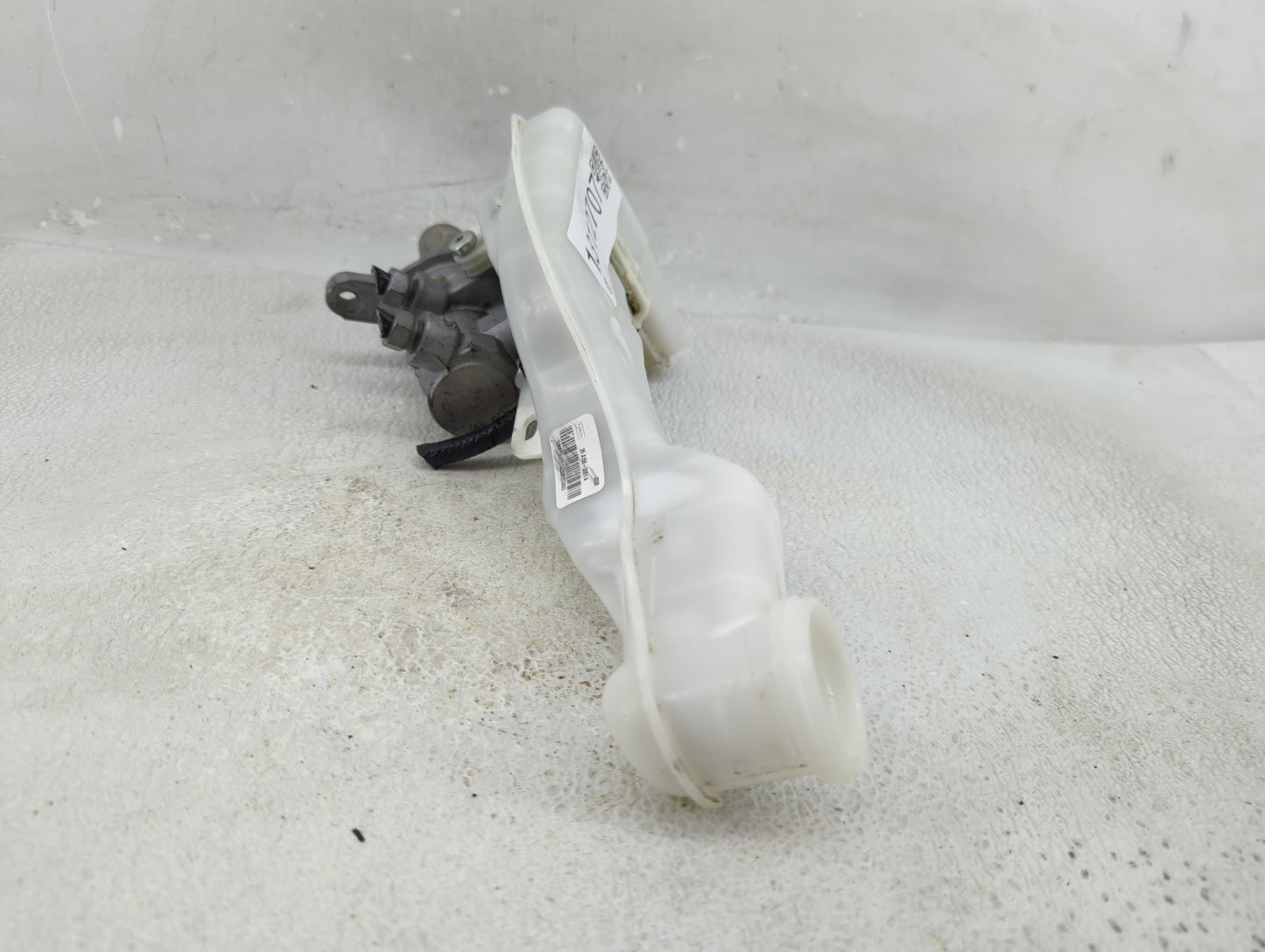 2015-2020 Ford Edge Brake Master Cylinder - Oemusedautoparts1.com