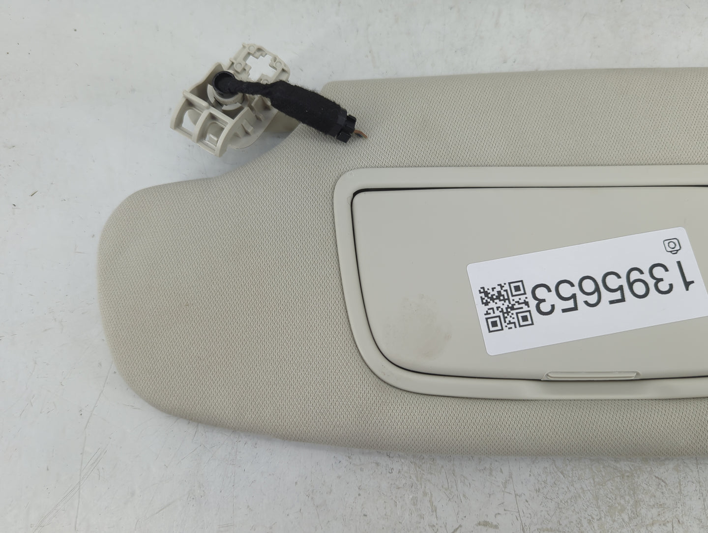 2015-2020 Ford Edge Sun Visor Shade Replacement Driver Left Mirror Fits Fits 2015 2016 2017 2018 2019 2020 OEM Used Auto Par