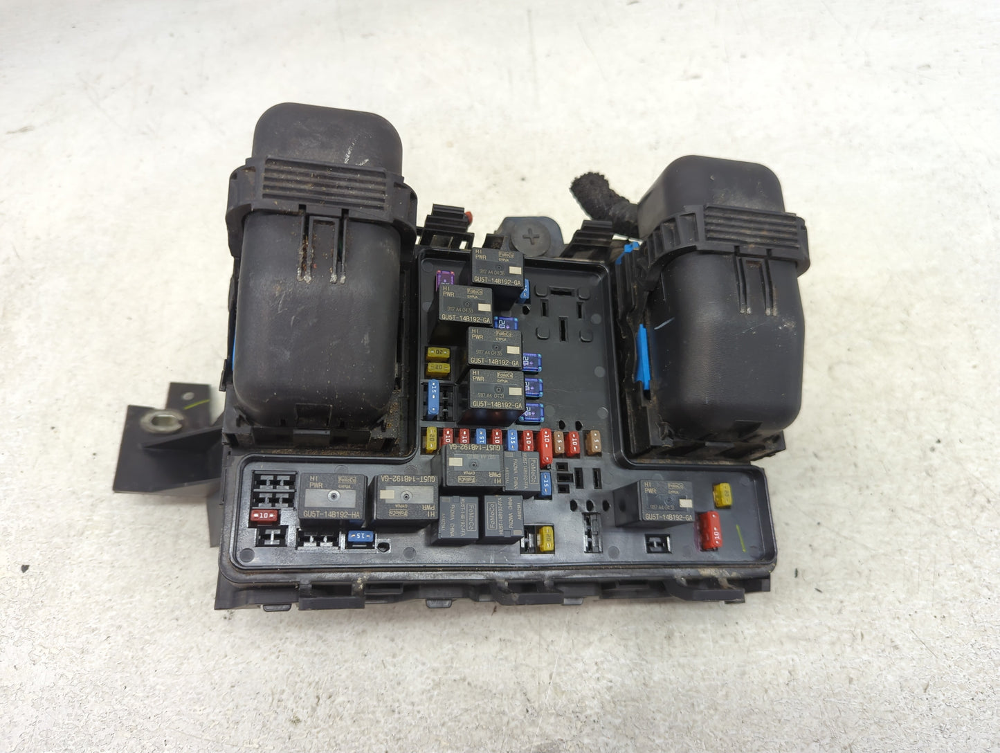 2019-2020 Ford Edge Fusebox Fuse Box Panel Relay Module P/N:G2GT14A075AA Fits Fits 2019 2020 OEM Used Auto Parts - Oemusedau