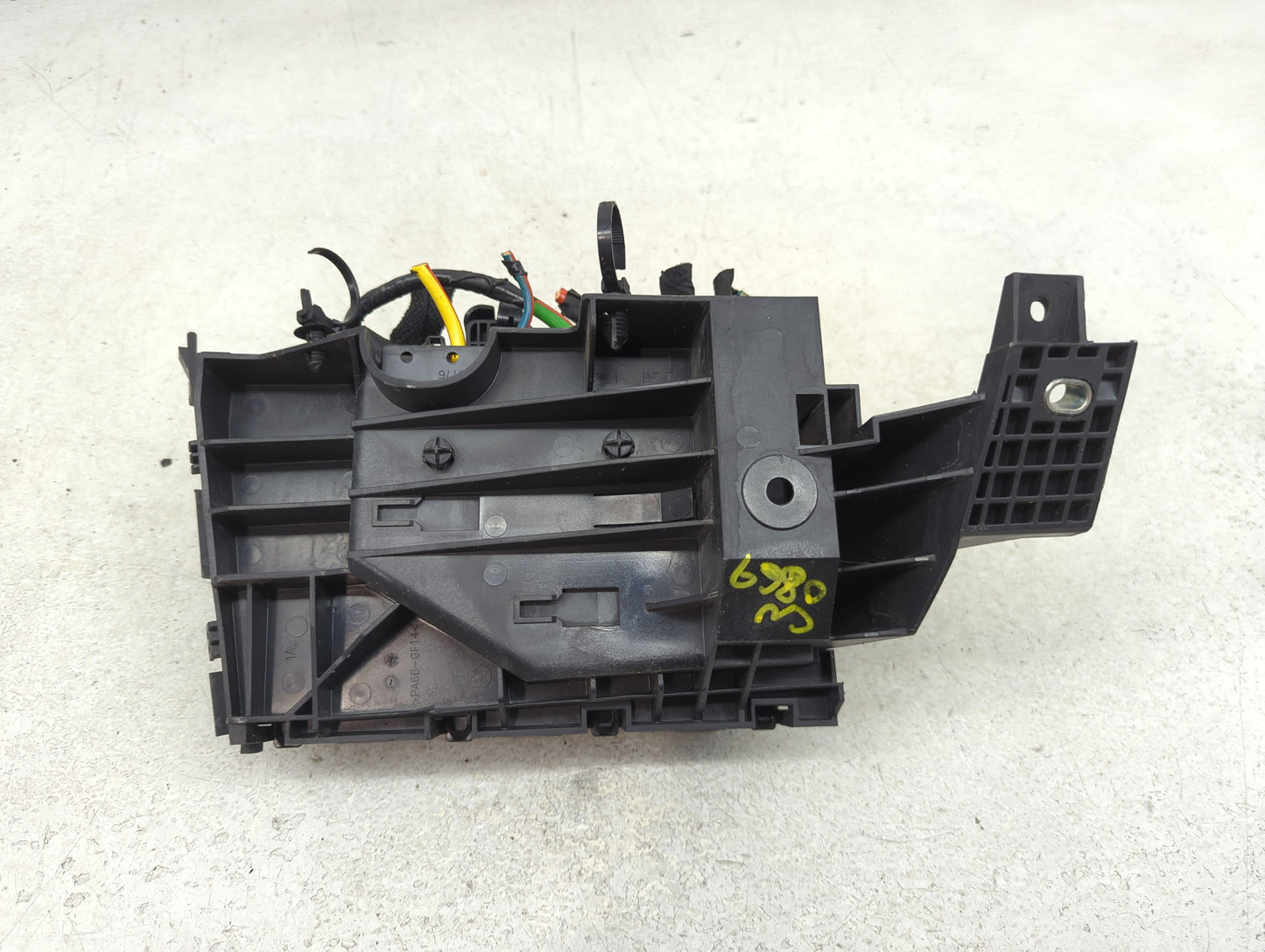 2019-2020 Ford Edge Fusebox Fuse Box Panel Relay Module P/N:G2GT14A075AA Fits Fits 2019 2020 OEM Used Auto Parts - Oemusedau