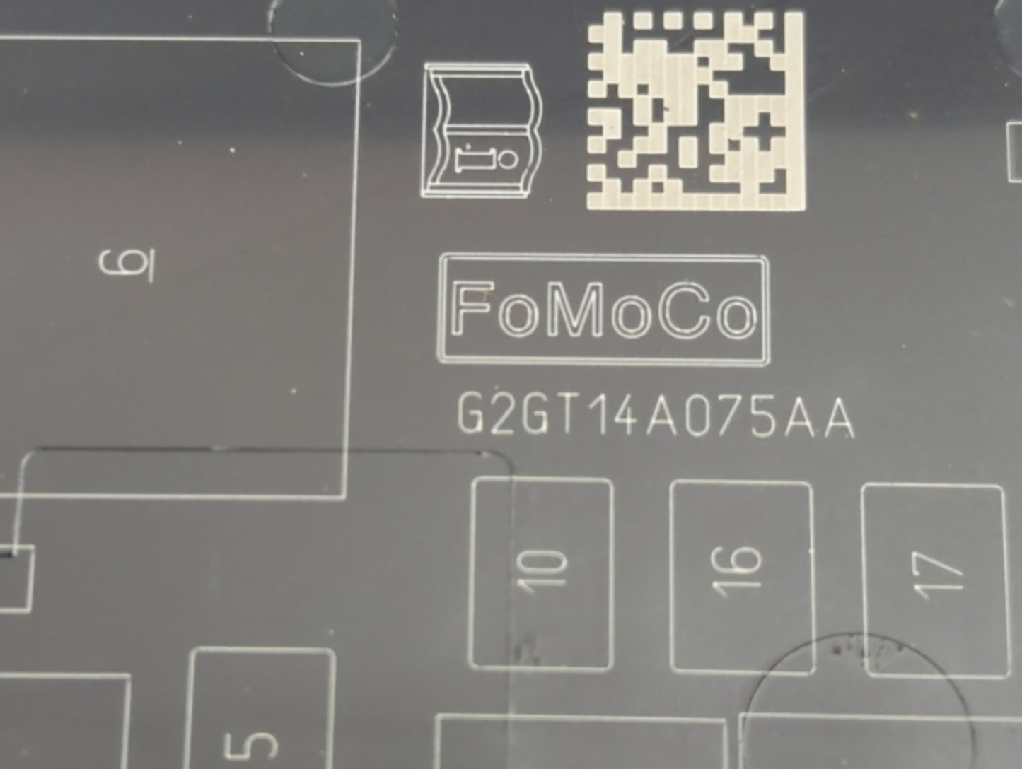 2019-2020 Ford Edge Fusebox Fuse Box Panel Relay Module P/N:G2GT14A075AA Fits Fits 2019 2020 OEM Used Auto Parts - Oemusedau