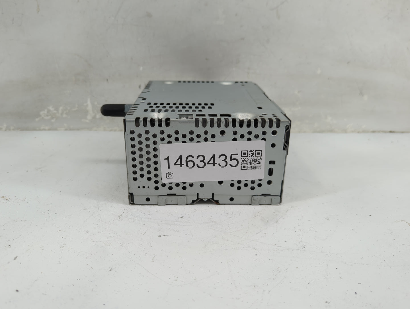 2019 Ford Edge Radio AM FM Cd Player Receiver Replacement P/N:EB5T-19C107-HA KT4T-19C107-CE Fits OEM Used Auto Parts - Oemus
