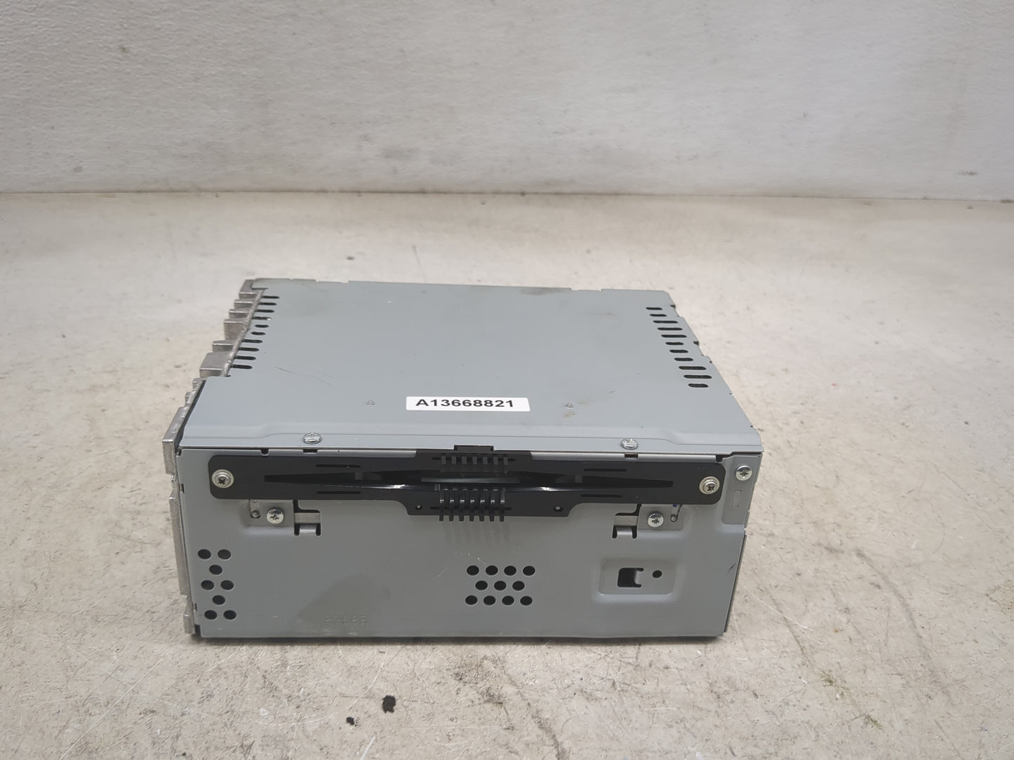 2019 Ford Edge Radio AM FM Cd Player Receiver Replacement P/N:KT4T-19C107-CE CQ-CJ38N04MC Fits OEM Used Auto Parts - Oemused