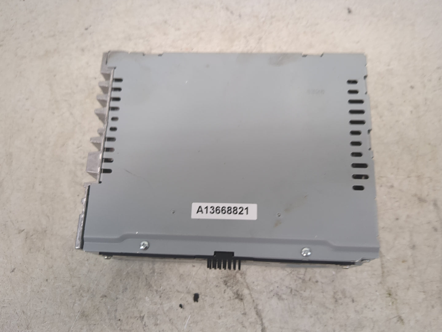 2019 Ford Edge Radio AM FM Cd Player Receiver Replacement P/N:KT4T-19C107-CE CQ-CJ38N04MC Fits OEM Used Auto Parts - Oemused