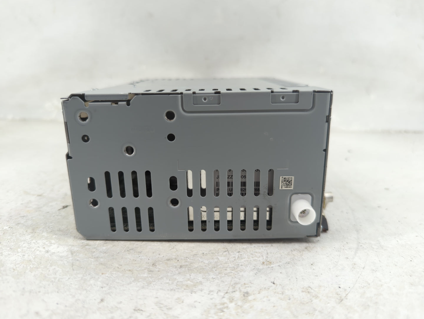 2019 Ford Edge Radio AM FM Cd Player Receiver Replacement P/N:CQ-RJ38N14MA Fits OEM Used Auto Parts - Oemusedautoparts1.com
