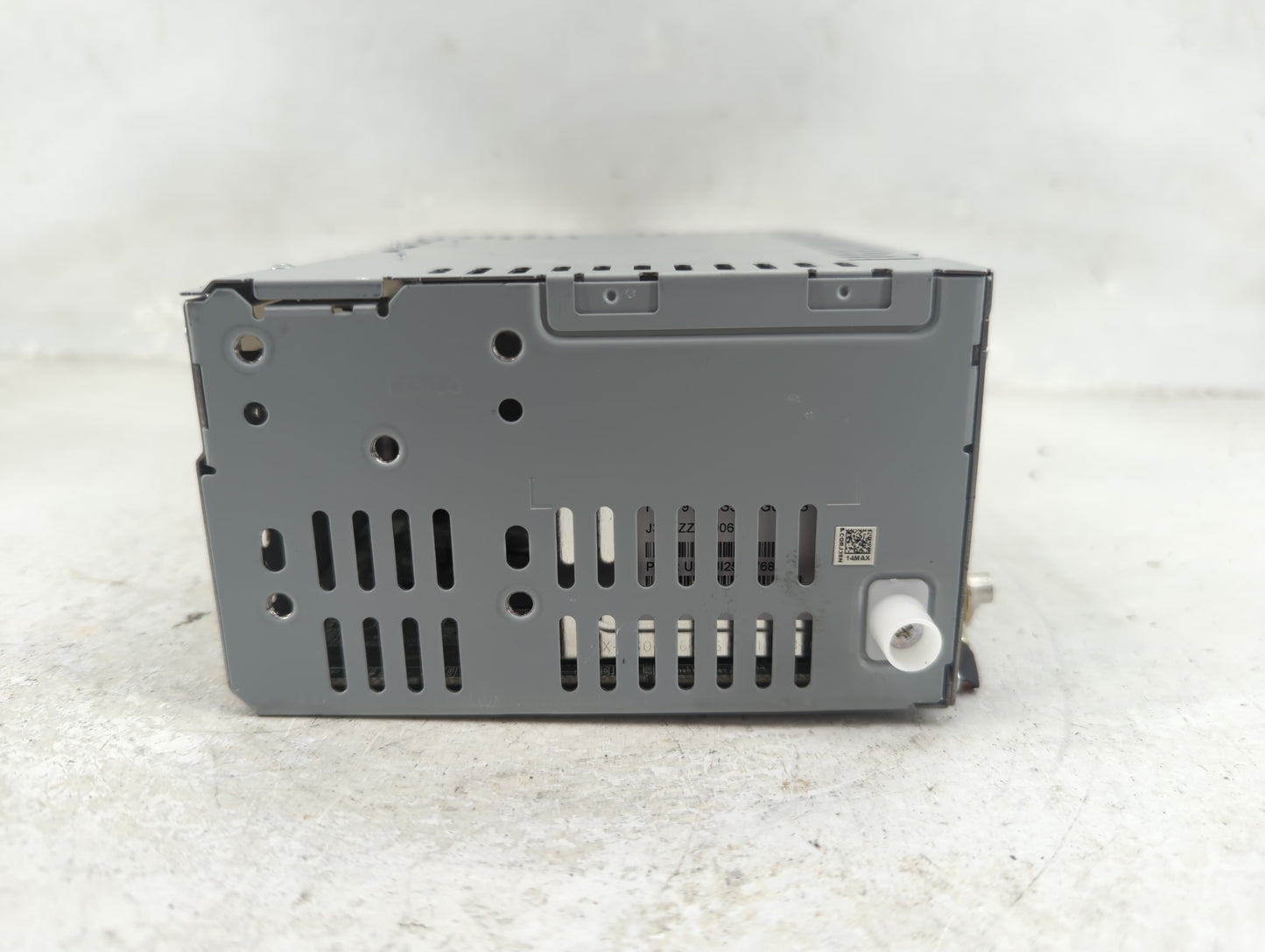 2019 Ford Edge Radio AM FM Cd Player Receiver Replacement P/N:CQ-RJ38N14MA Fits OEM Used Auto Parts - Oemusedautoparts1.com