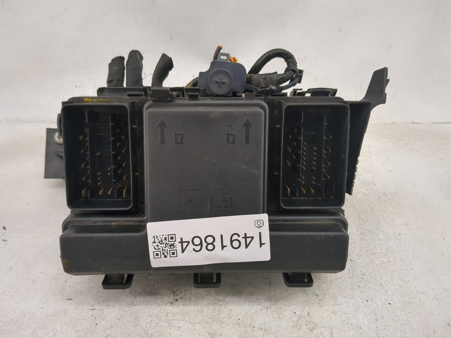 2019-2020 Ford Edge Fusebox Fuse Box Panel Relay Module P/N:G2GT14A075AA 8T2T-14B192-AB, 8T2T-14B192-BA Fits Fits 2019 2020 