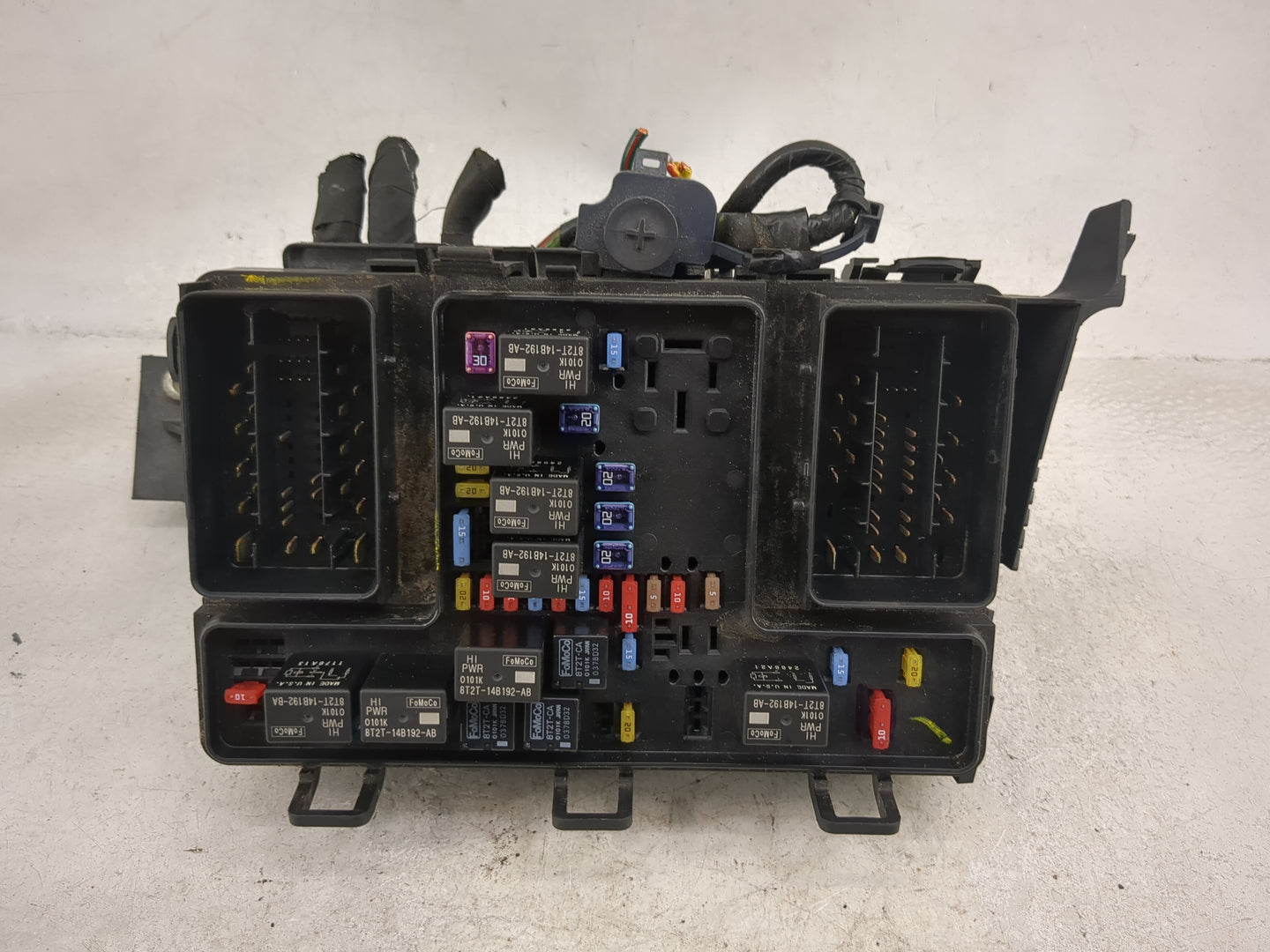 2019-2020 Ford Edge Fusebox Fuse Box Panel Relay Module P/N:G2GT14A075AA 8T2T-14B192-AB, 8T2T-14B192-BA Fits Fits 2019 2020 