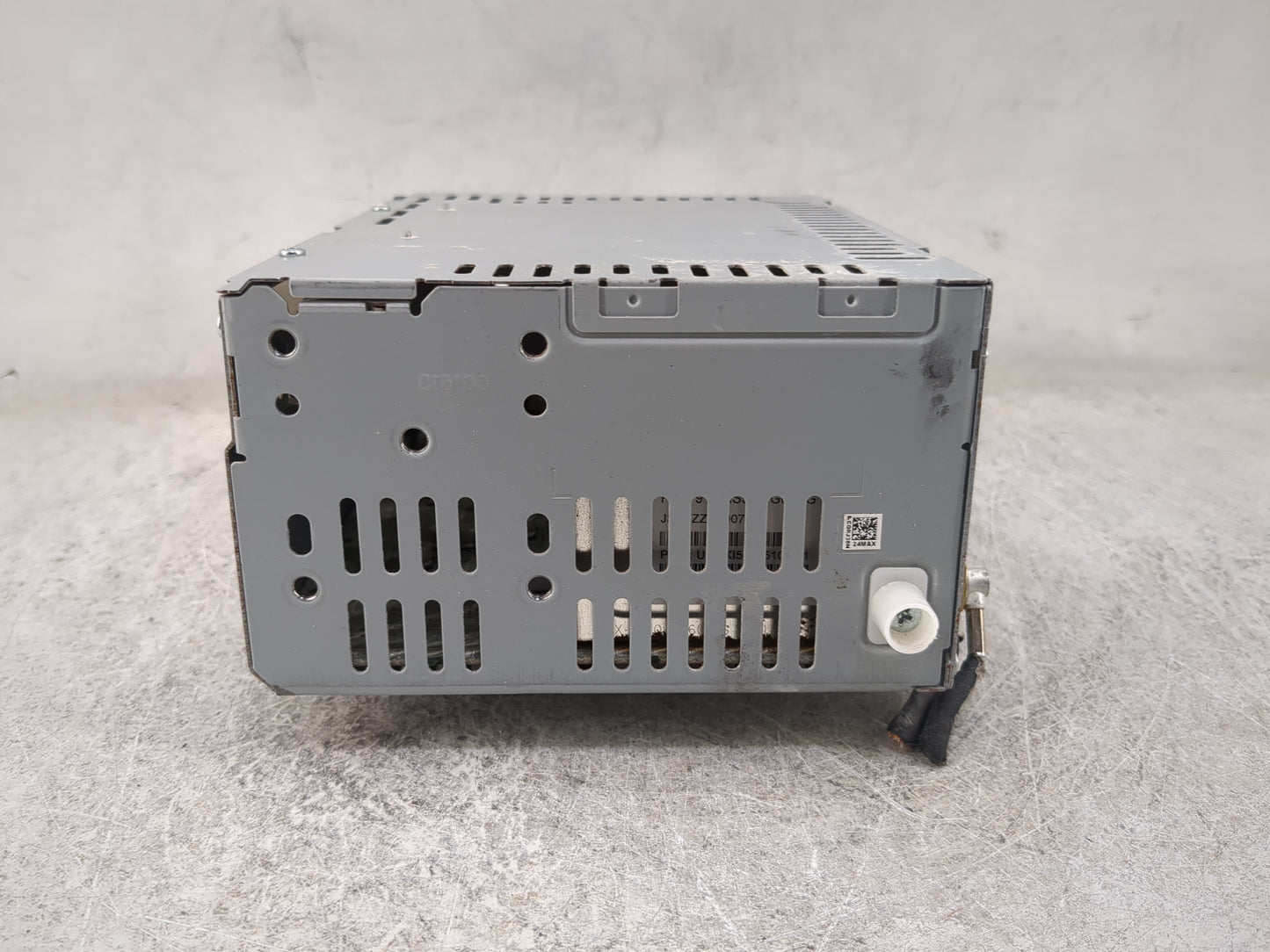 2019 Ford Edge Radio AM FM Cd Player Receiver Replacement P/N:CQ-RJ38N24MA KT4T-18D818-KB Fits OEM Used Auto Parts - Oemused