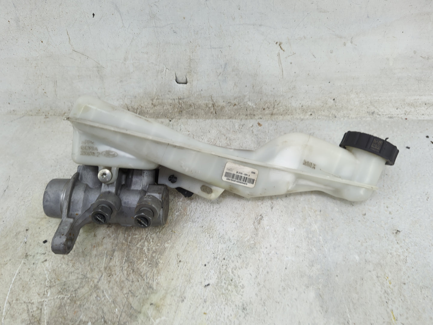 2015-2020 Ford Edge Brake Master Cylinder 1496562 - Oemusedautoparts1.com