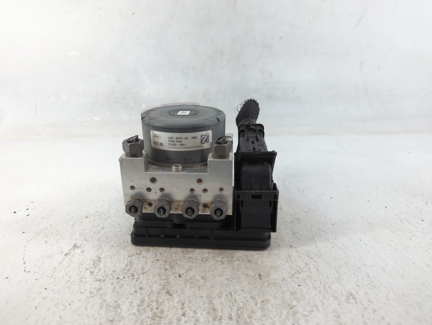 2019-2020 Ford Edge ABS Pump Control Module Replacement P/N:L2GC-2B373-DA Fits Fits 2019 2020 OEM Used Auto Parts - Oemuseda