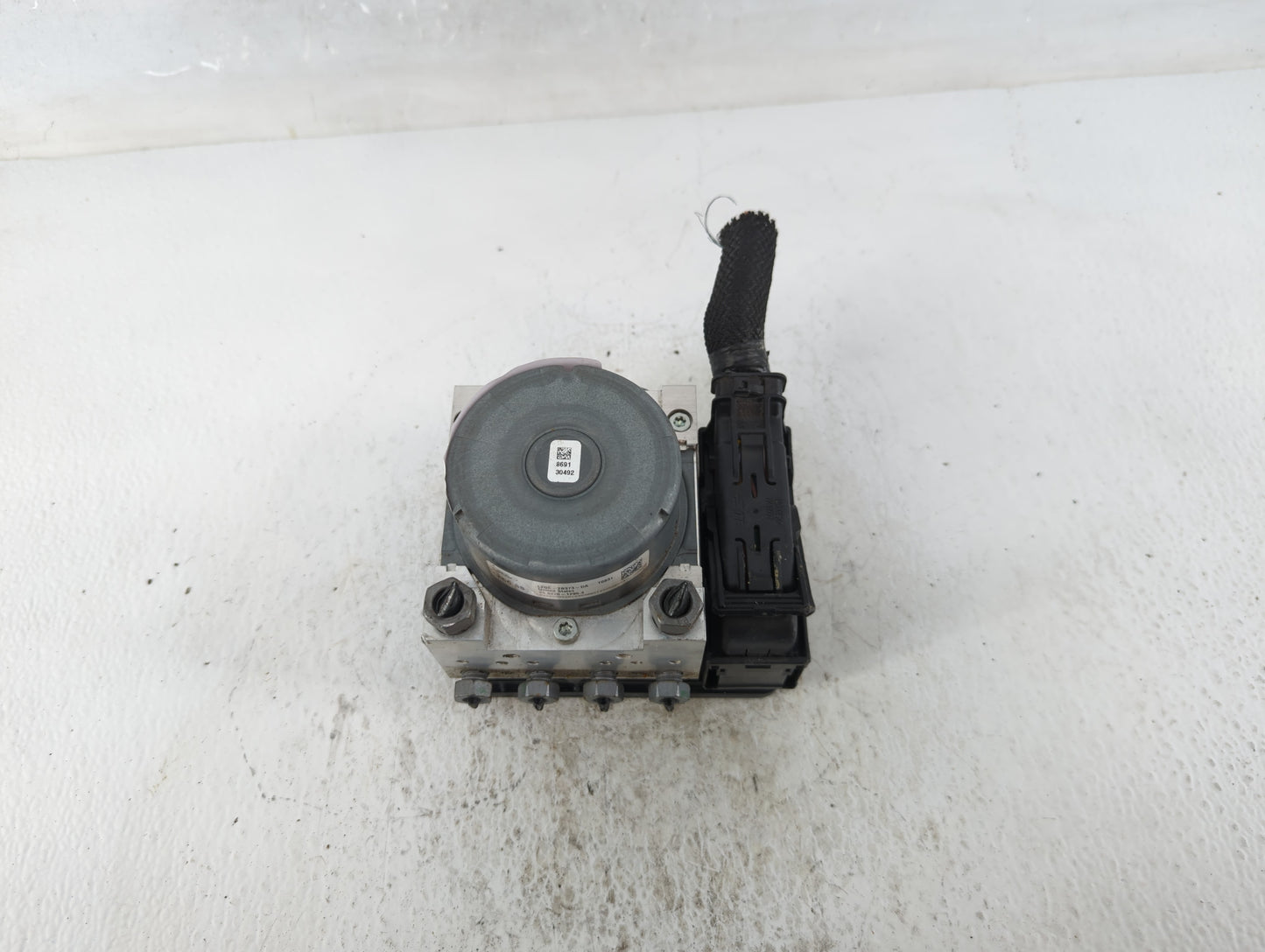 2019-2020 Ford Edge ABS Pump Control Module Replacement P/N:L2GC-2B373-DA Fits Fits 2019 2020 OEM Used Auto Parts - Oemuseda