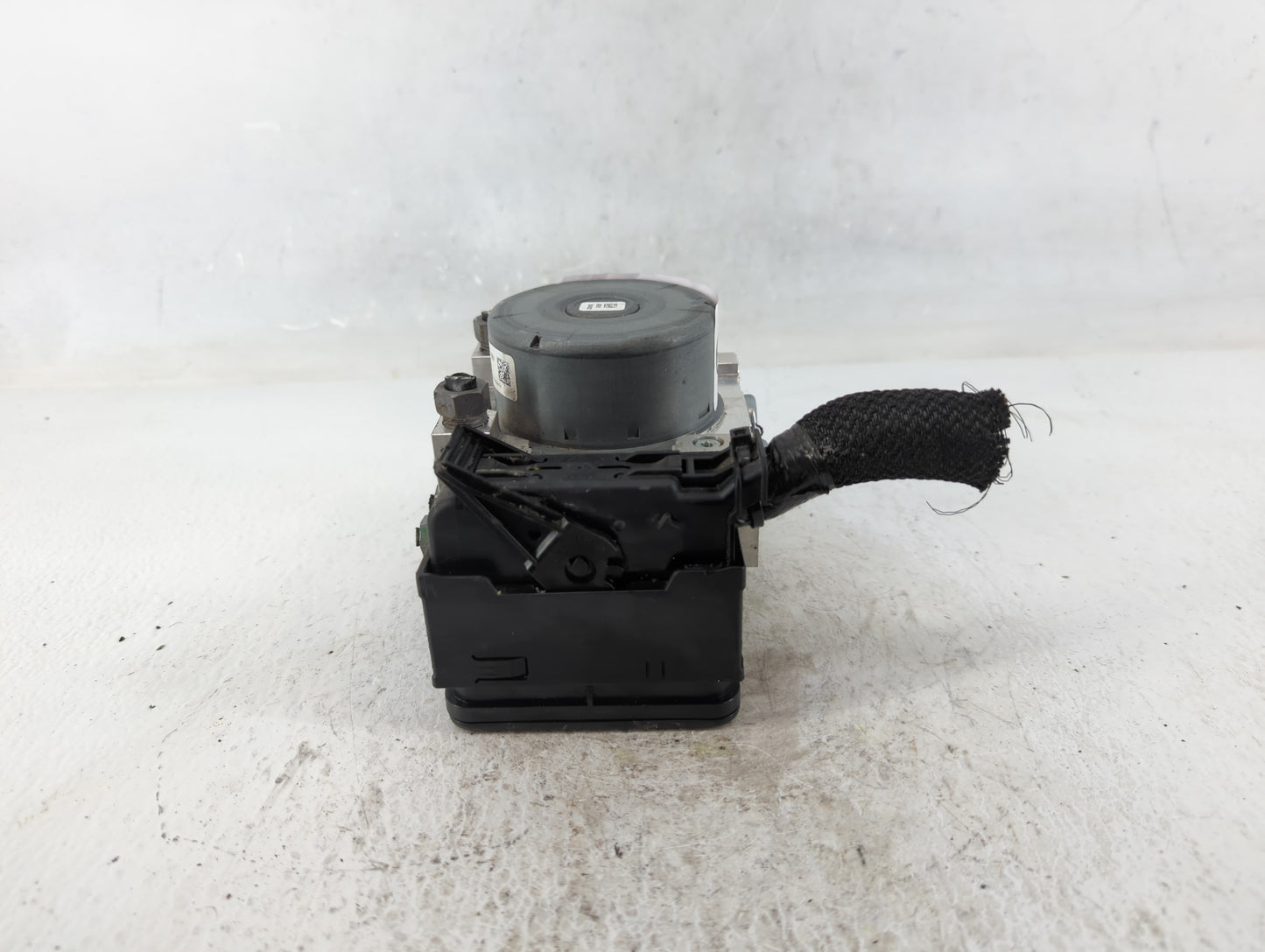 2019-2020 Ford Edge ABS Pump Control Module Replacement P/N:L2GC-2B373-DA Fits Fits 2019 2020 OEM Used Auto Parts - Oemuseda