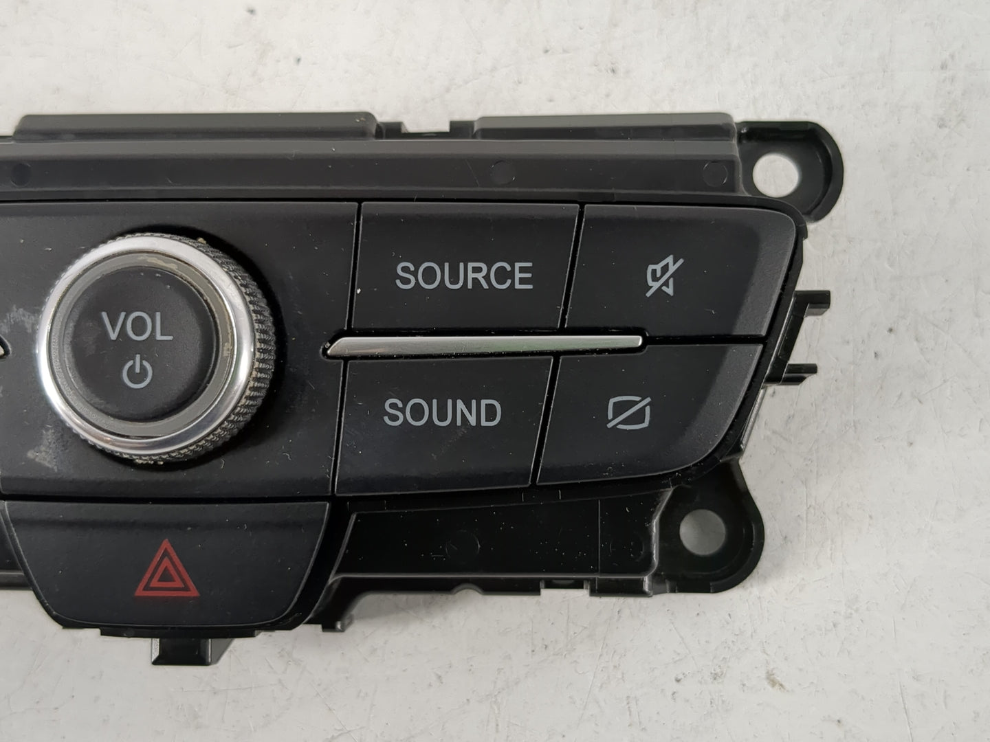 2017-2019 Ford Escape Radio AM FM Cd Player Receiver Replacement P/N:JJ5T 18K811 HA Fits Fits 2017 2018 2019 OEM Used Auto P