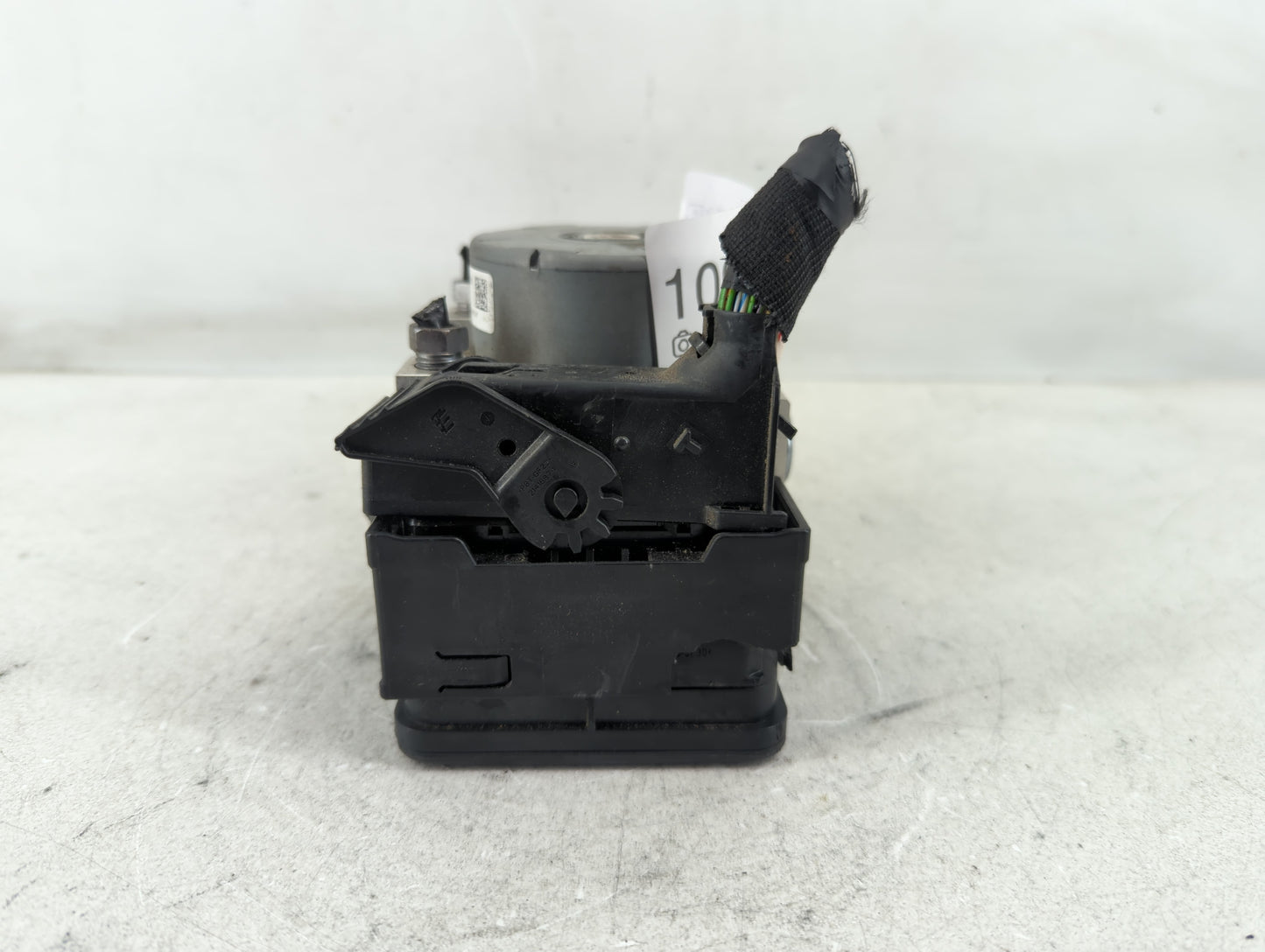 2017-2019 Ford Escape ABS Pump Control Module Replacement P/N:GV61-2C405-CL Fits Fits 2017 2018 2019 OEM Used Auto Parts - O