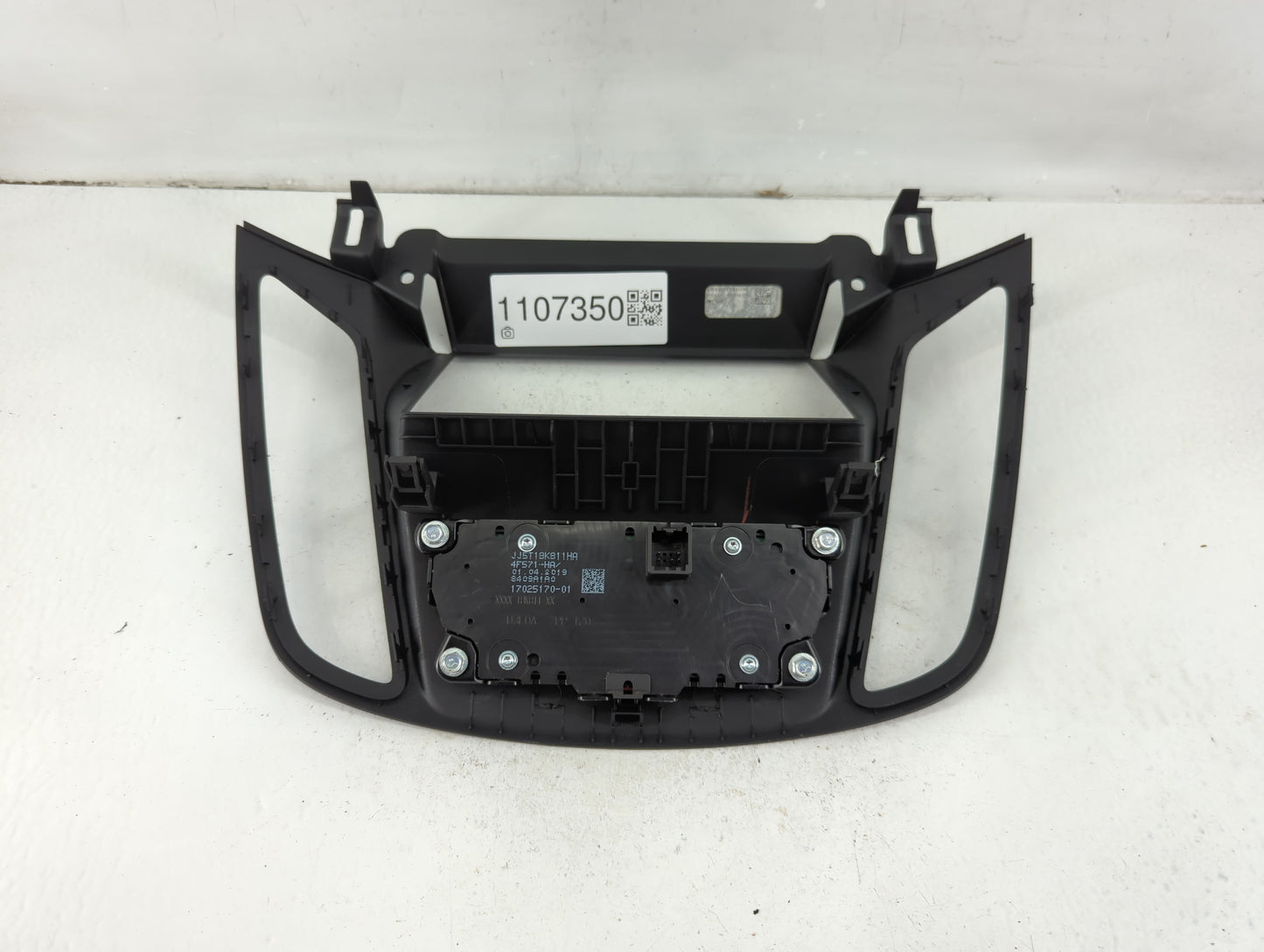 2017-2019 Ford Escape Radio AM FM Cd Player Receiver Replacement P/N:JJ5T 18K811 HA Fits Fits 2017 2018 2019 OEM Used Auto P