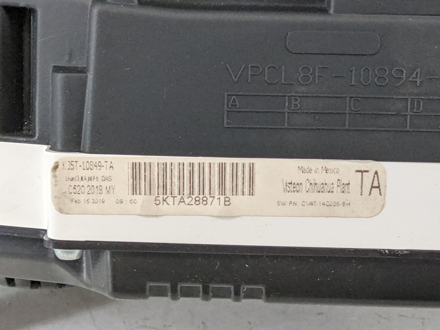 2019 Ford Escape Instrument Cluster Speedometer Gauges P/N:5KTA28871B Fits OEM Used Auto Parts - Oemusedautoparts1.com