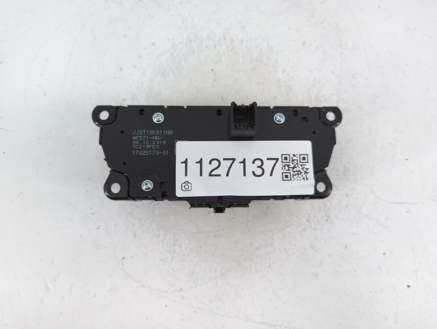 2017-2019 Ford Escape Radio AM FM Cd Player Receiver Replacement P/N:JJ5T-18K811 HA Fits Fits 2017 2018 2019 OEM Used Auto P