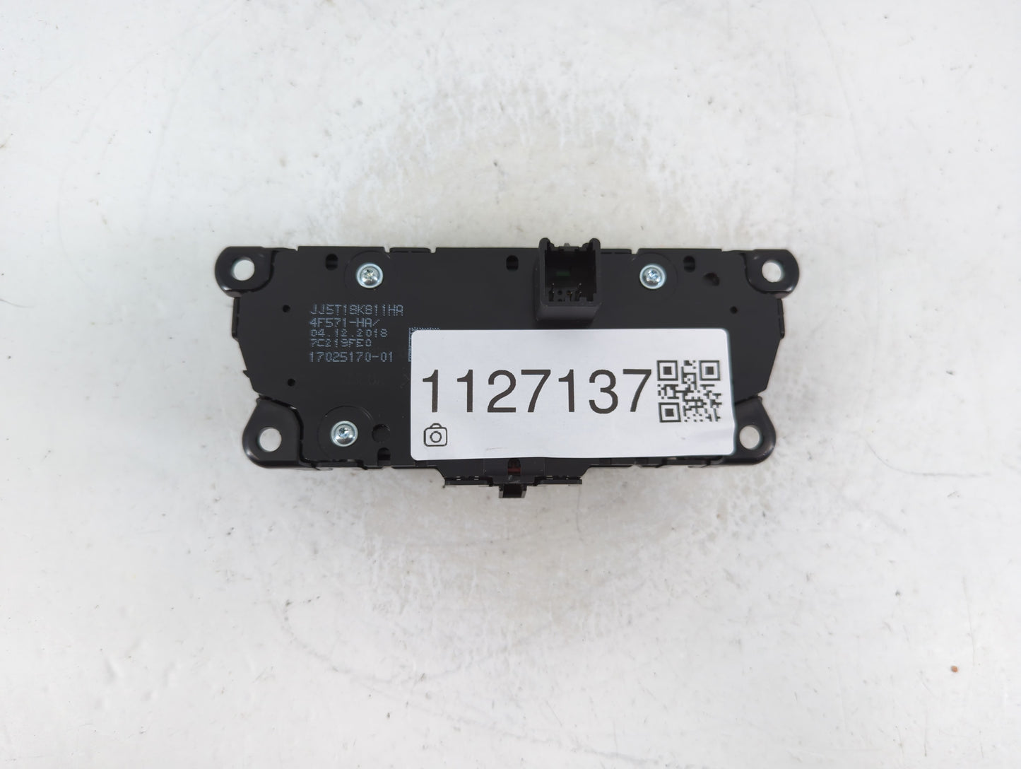 2017-2019 Ford Escape Radio AM FM Cd Player Receiver Replacement P/N:JJ5T-18K811 HA Fits Fits 2017 2018 2019 OEM Used Auto P