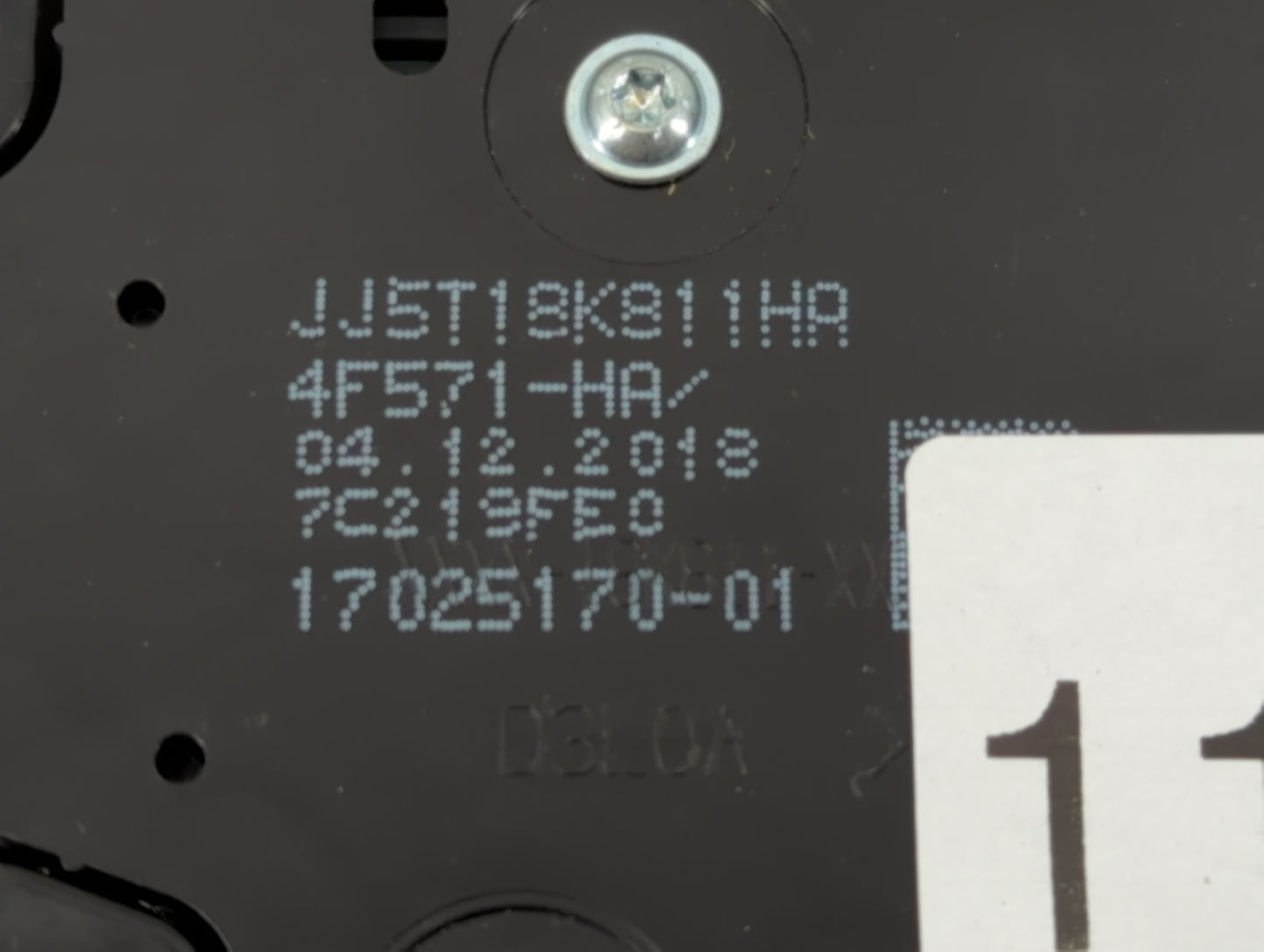 2017-2019 Ford Escape Radio AM FM Cd Player Receiver Replacement P/N:JJ5T-18K811 HA Fits Fits 2017 2018 2019 OEM Used Auto P
