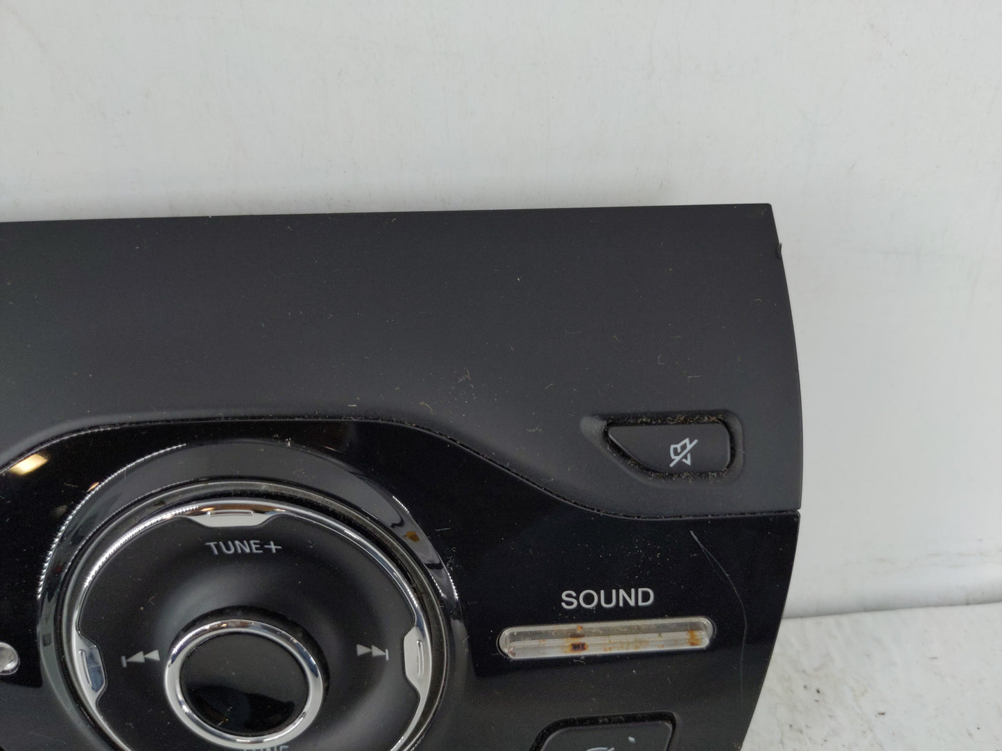 2017-2019 Ford Escape Radio AM FM Cd Player Receiver Replacement P/N:JJ5T-18K811-FA Fits Fits 2017 2018 2019 OEM Used Auto P