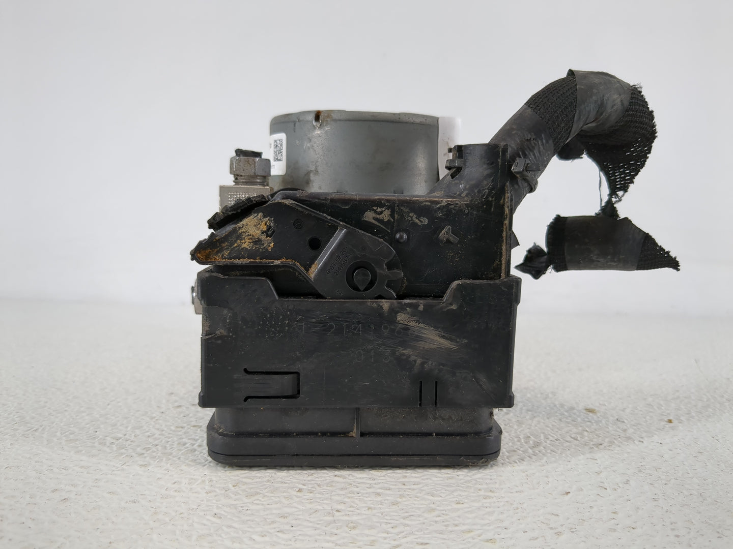 2017-2019 Ford Escape ABS Pump Control Module Replacement P/N:GV61-2C405-CL Fits Fits 2017 2018 2019 OEM Used Auto Parts - O