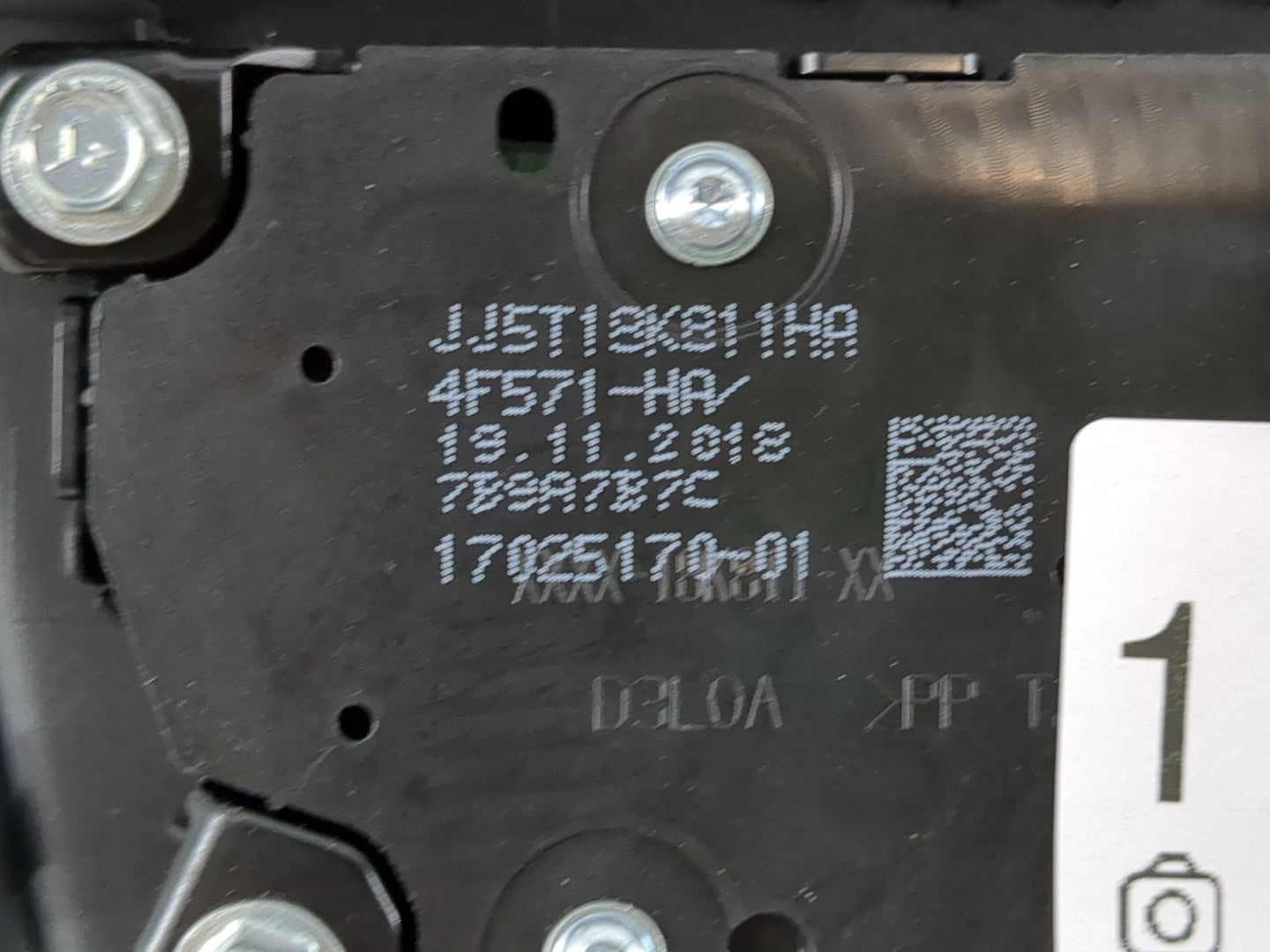 2017-2019 Ford Escape Radio AM FM Cd Player Receiver Replacement P/N:JJ5T 18K811 HA Fits Fits 2017 2018 2019 OEM Used Auto P