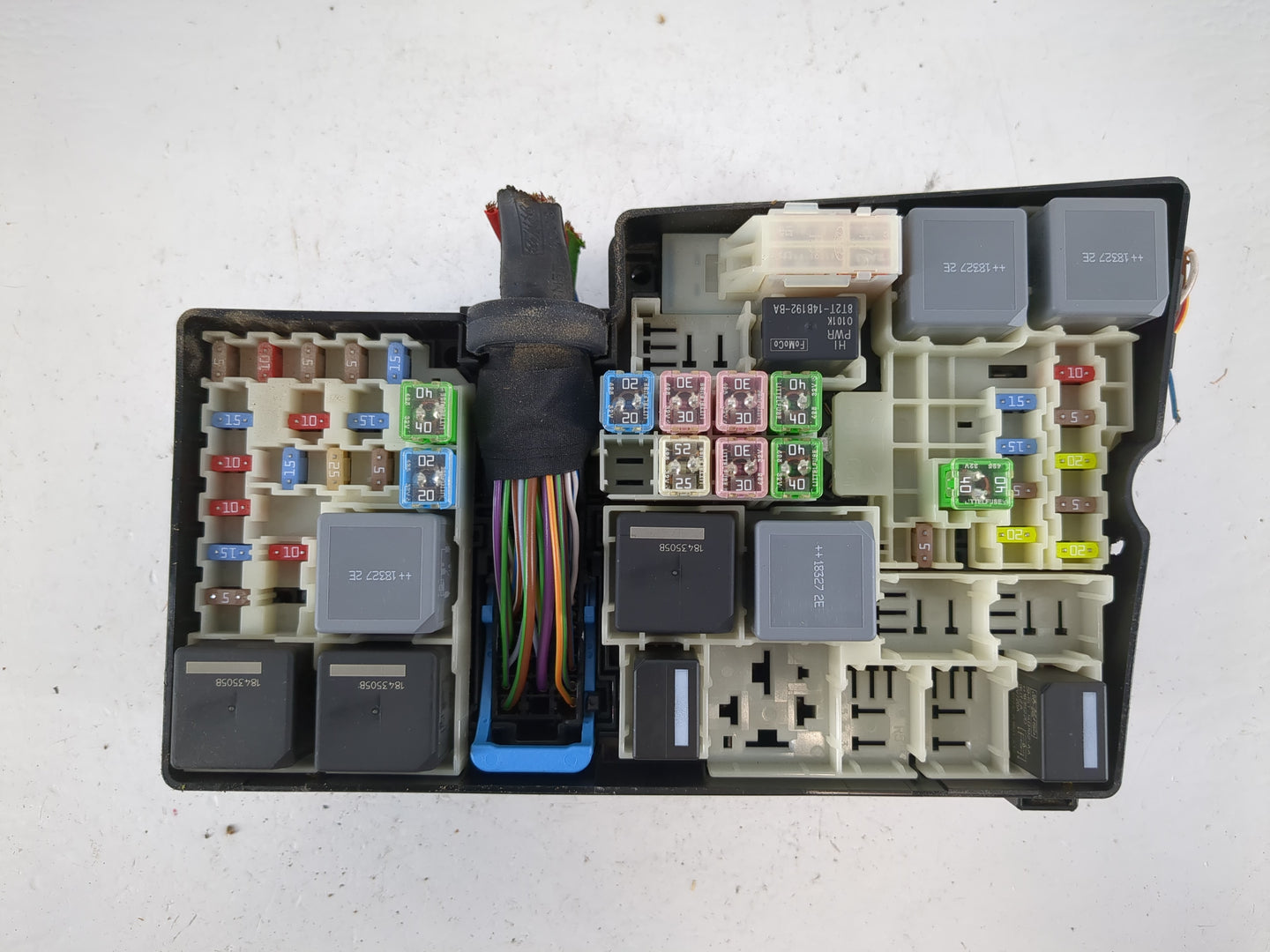 2019 Ford Escape Fusebox Fuse Box Panel Relay Module P/N:E02345500 Fits OEM Used Auto Parts - Oemusedautoparts1.com