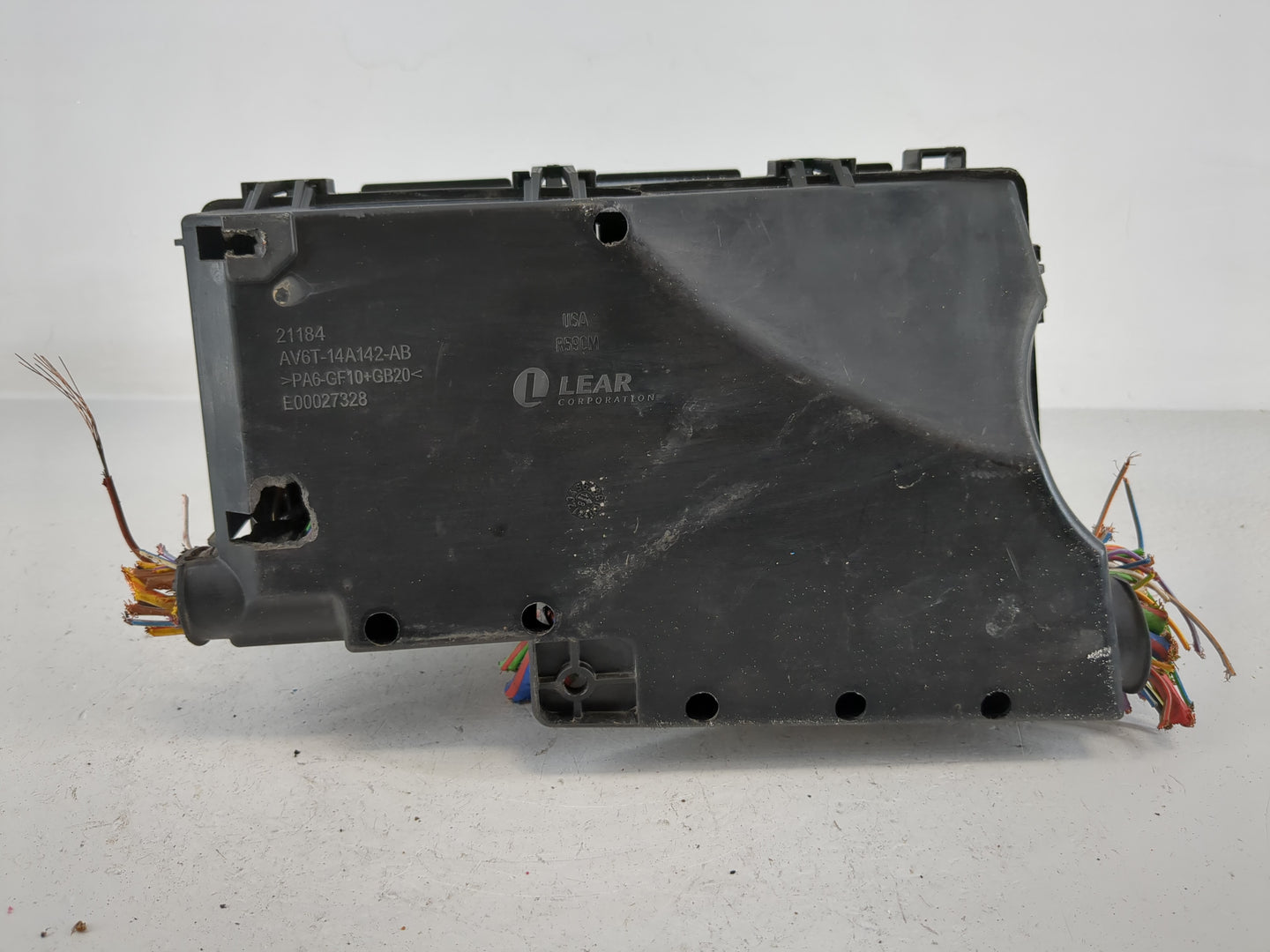 2019 Ford Escape Fusebox Fuse Box Panel Relay Module P/N:E02345500 Fits OEM Used Auto Parts - Oemusedautoparts1.com