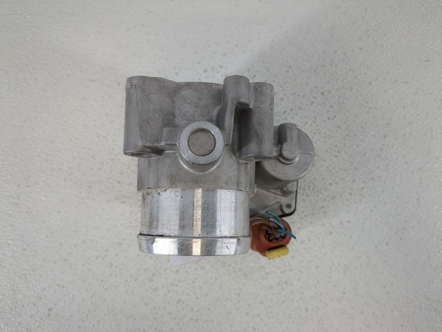 2017-2019 Ford Escape Throttle Body P/N:DS7G-9F991-CA Fits Fits 2014 2015 2016 2017 2018 2019 2020 OEM Used Auto Parts - Oem