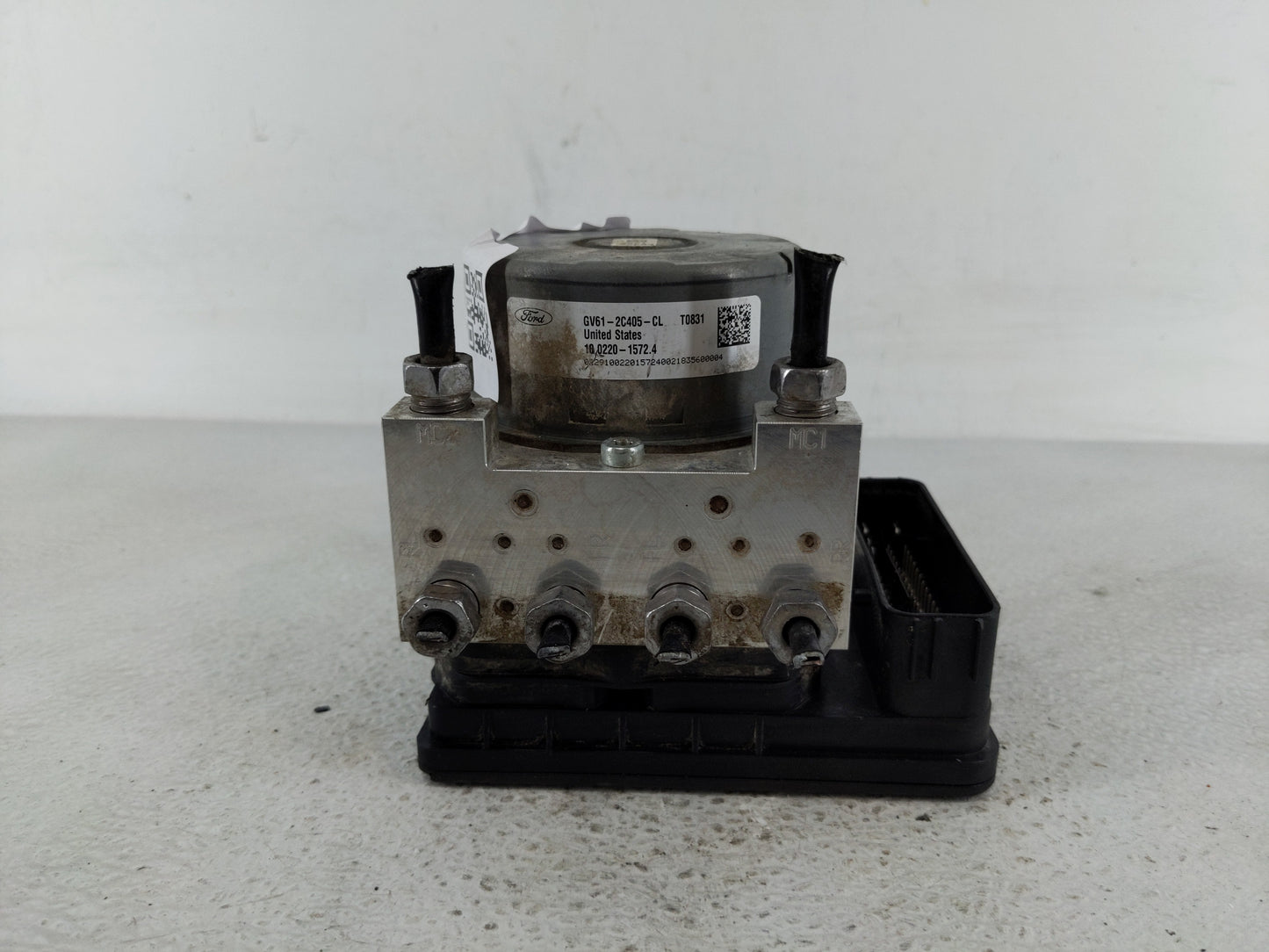 2017-2019 Ford Escape ABS Pump Control Module Replacement P/N:GV61-2C405-CL GV61-2C405-CH Fits Fits 2017 2018 2019 OEM Used 